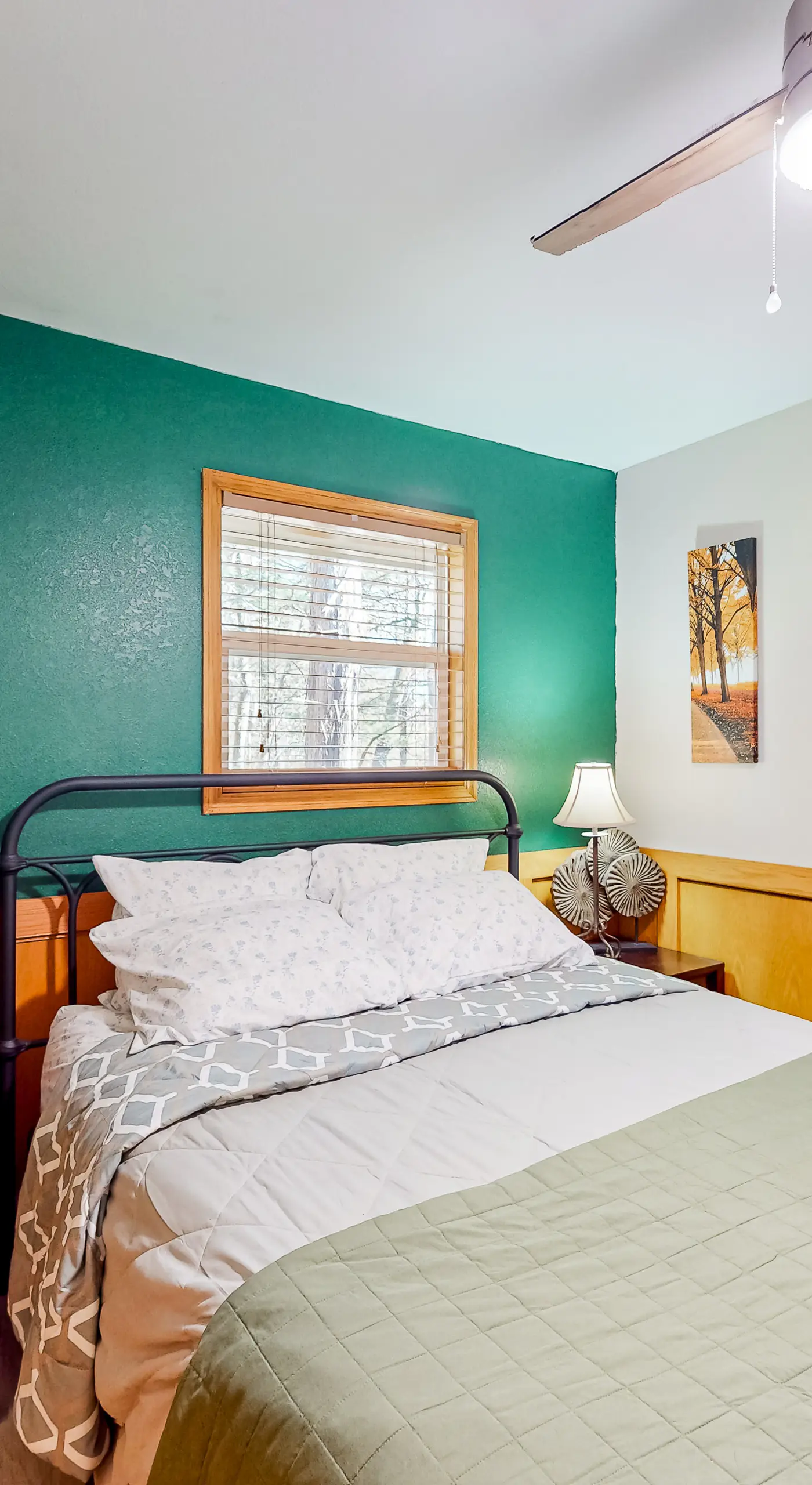 Relax at 'The Cove' Waterfront Getaway