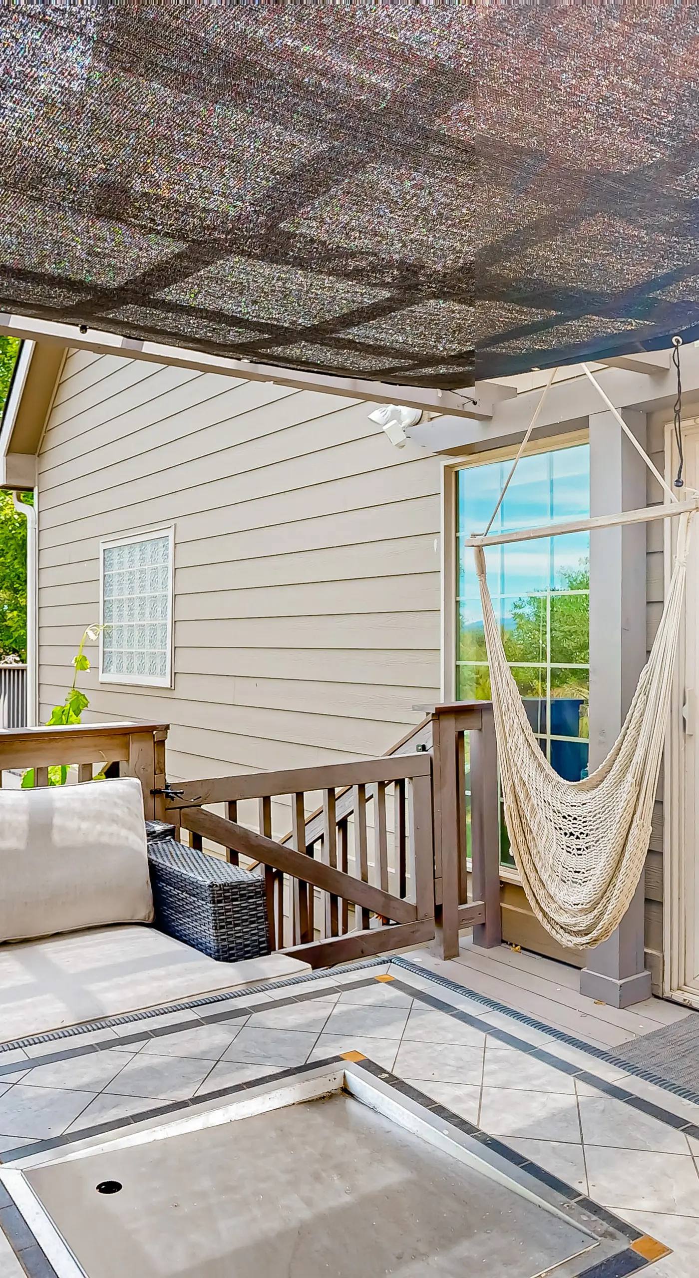 Hot Tub & Deck! Outdoor Basecamp in Klamath Falls