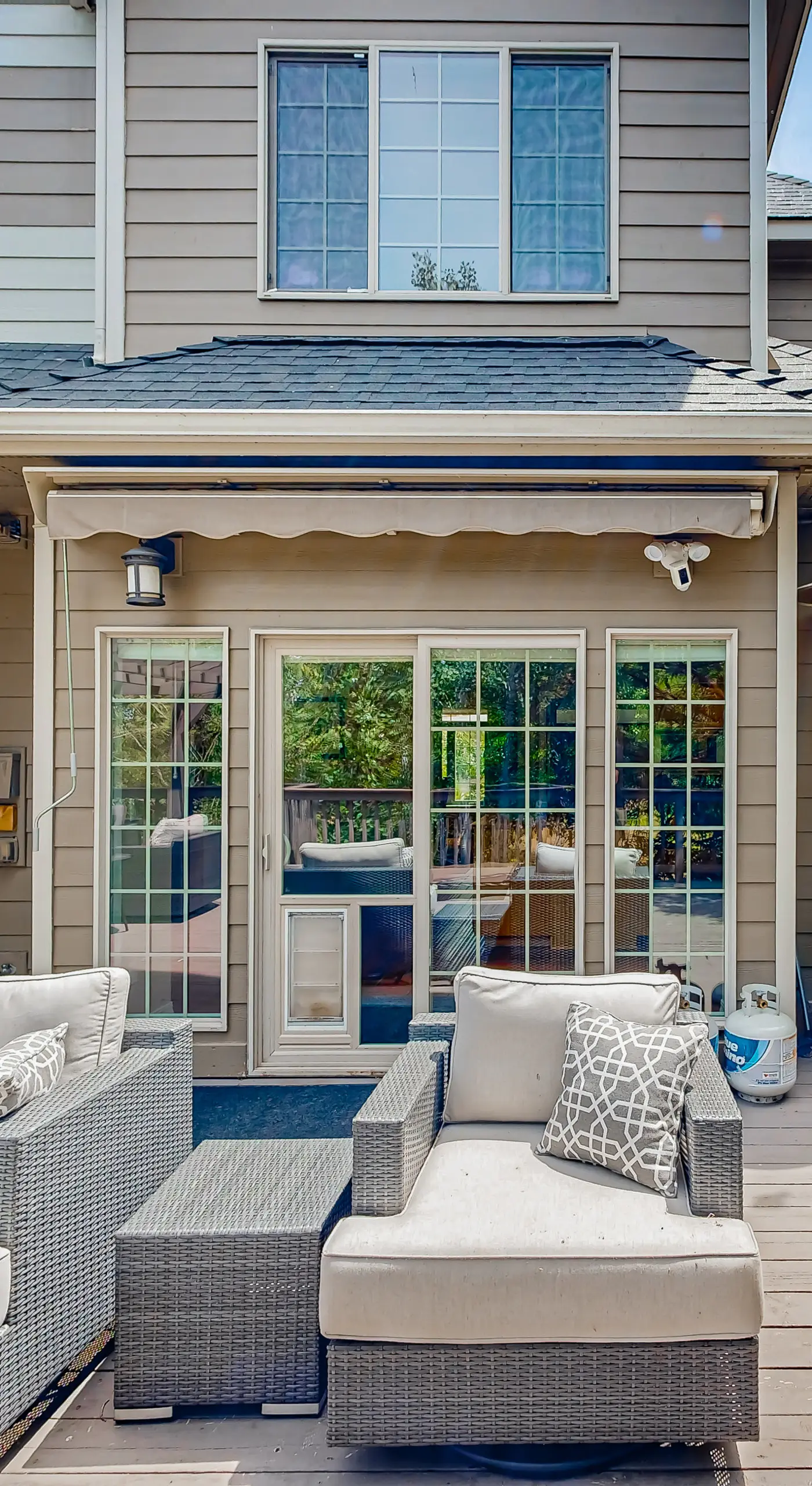 Hot Tub & Deck! Outdoor Basecamp in Klamath Falls