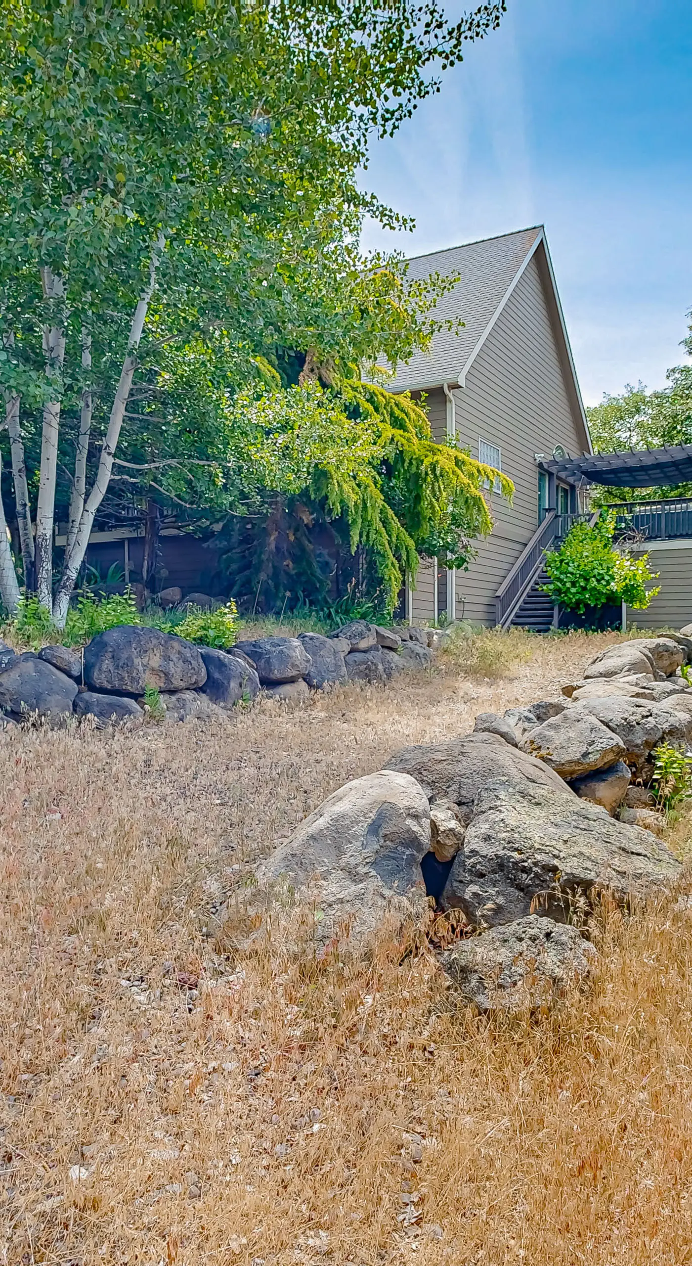 Hot Tub & Deck! Outdoor Basecamp in Klamath Falls