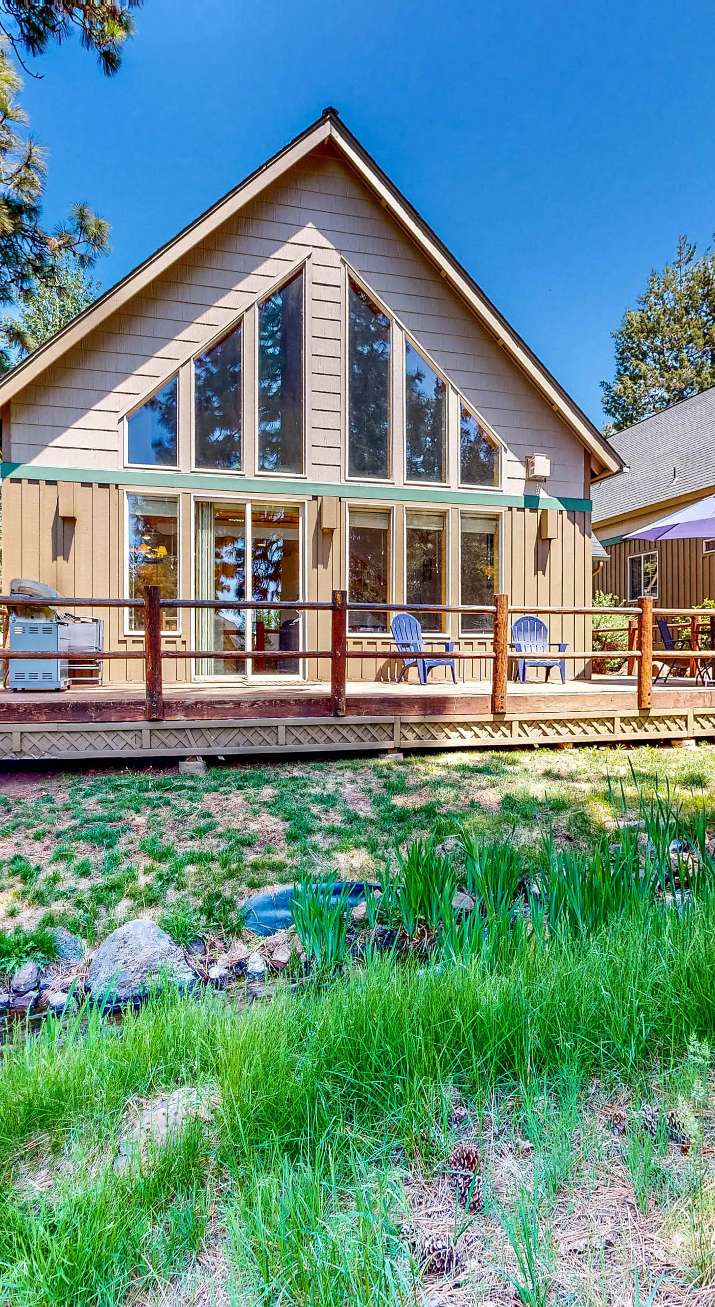 Gateway to Crater Lake! Resort Retreat w/ Pool