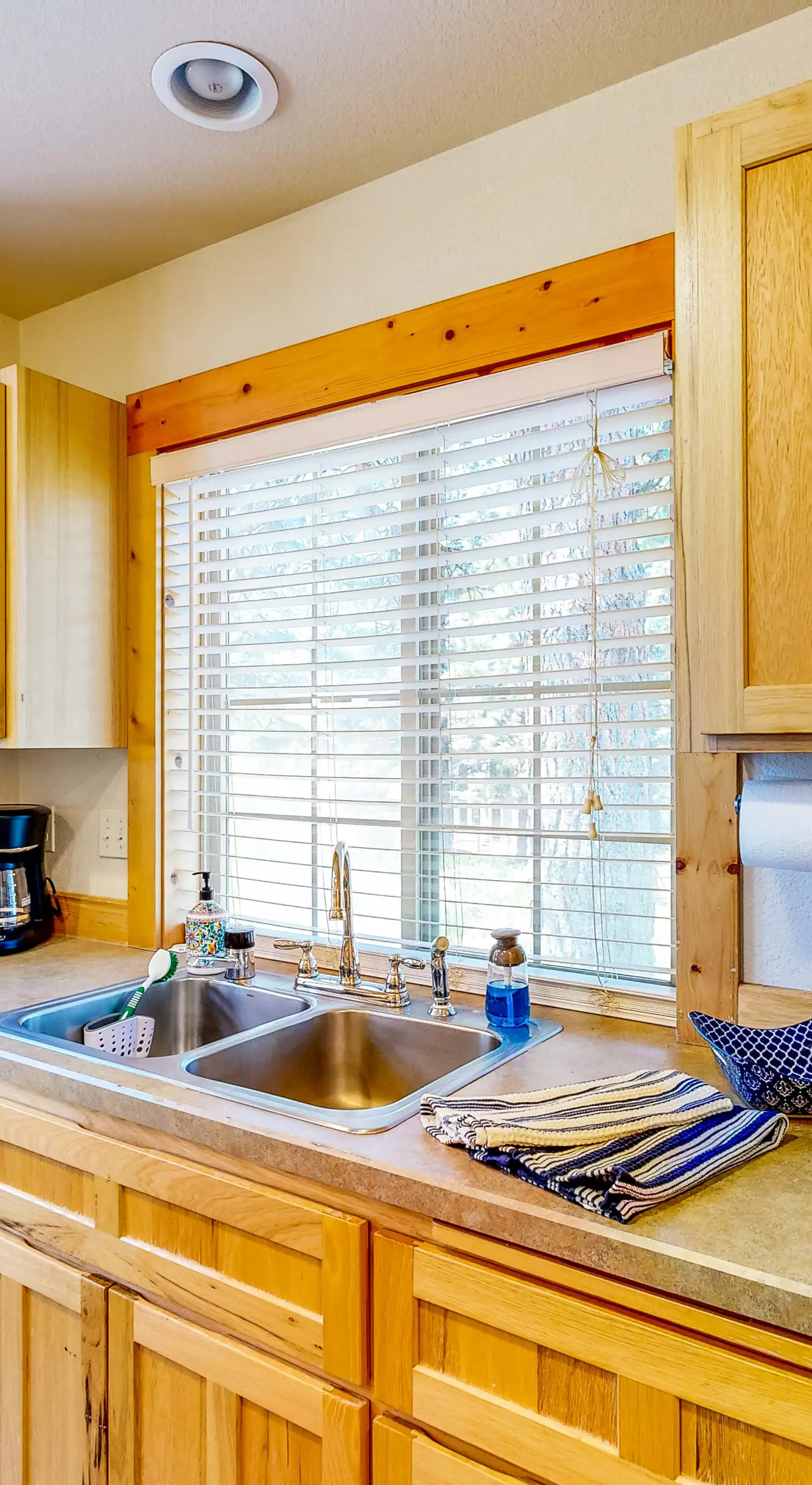 Gateway to Crater Lake! Resort Retreat w/ Pool