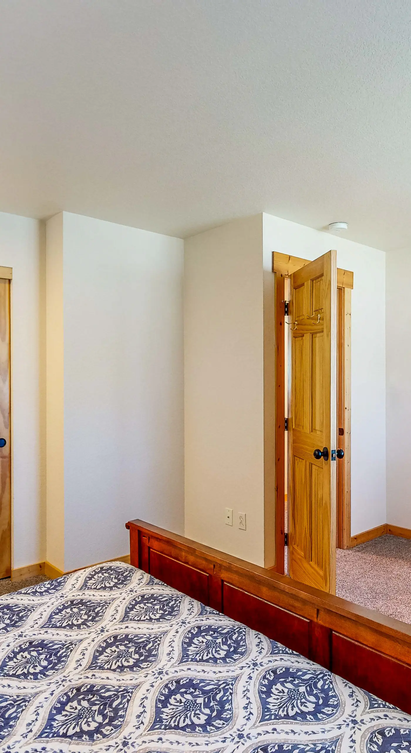 Gateway to Crater Lake! Resort Retreat w/ Pool