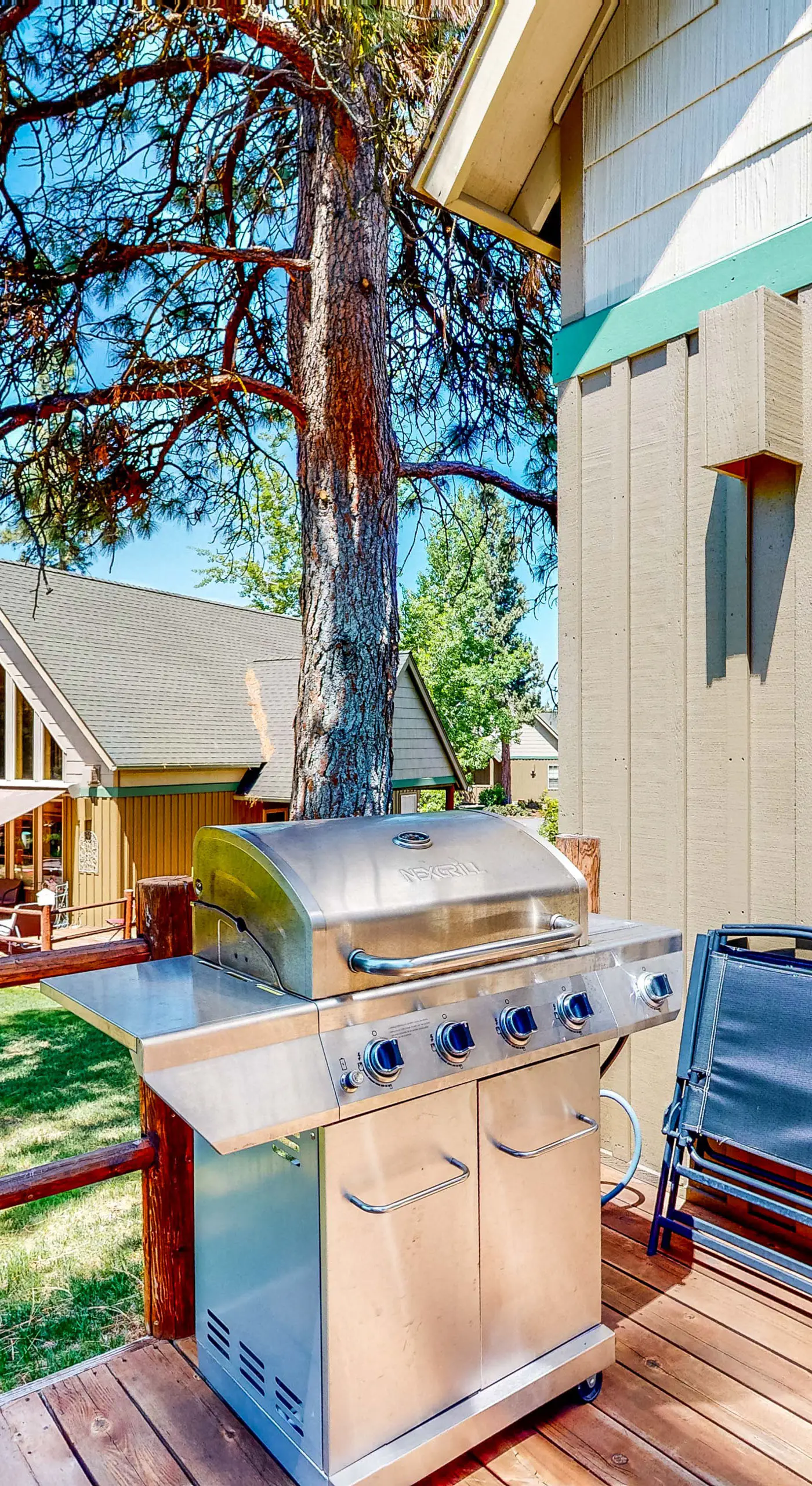 Gateway to Crater Lake! Resort Retreat w/ Pool