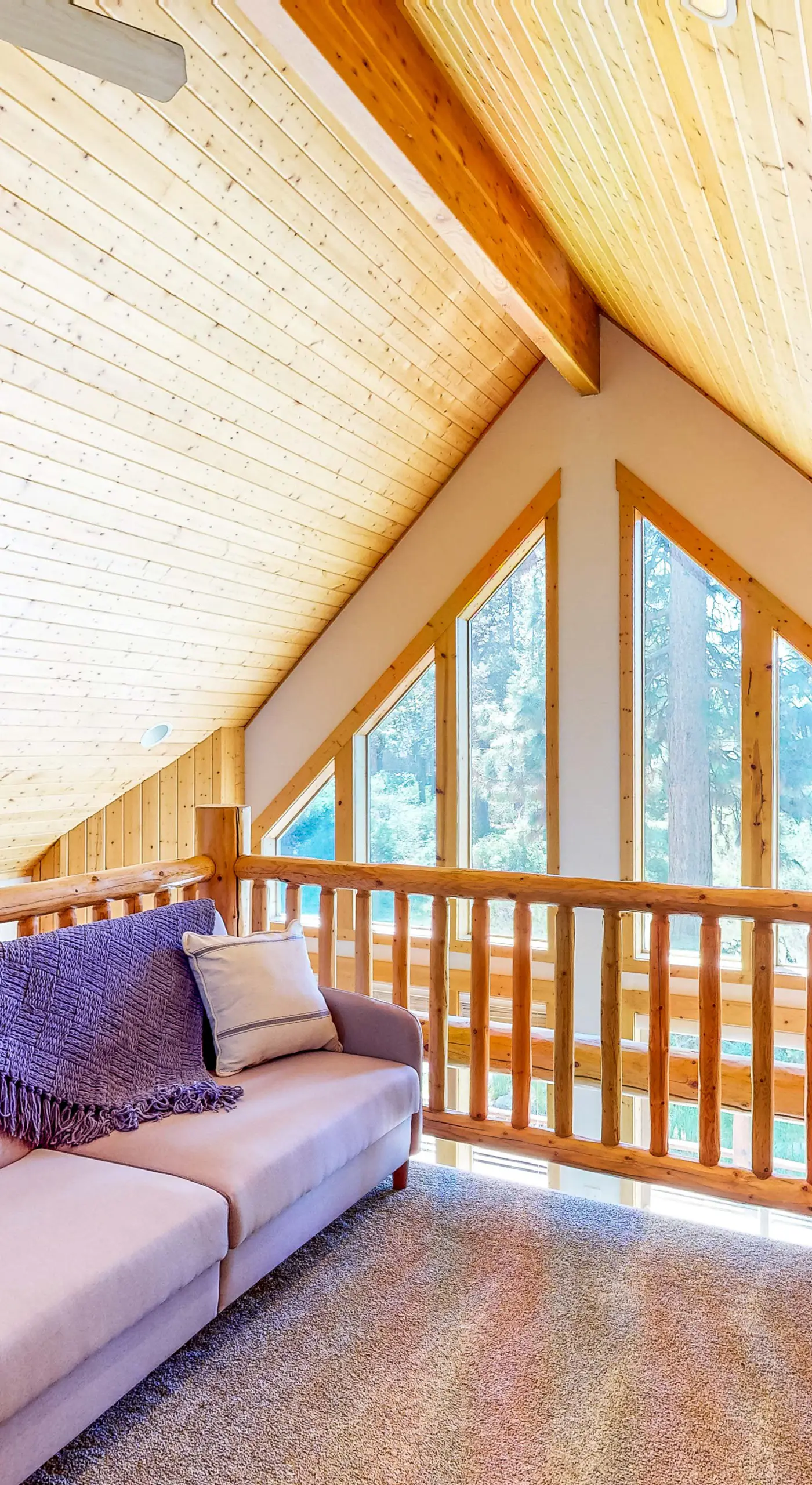 Gateway to Crater Lake! Resort Retreat w/ Pool