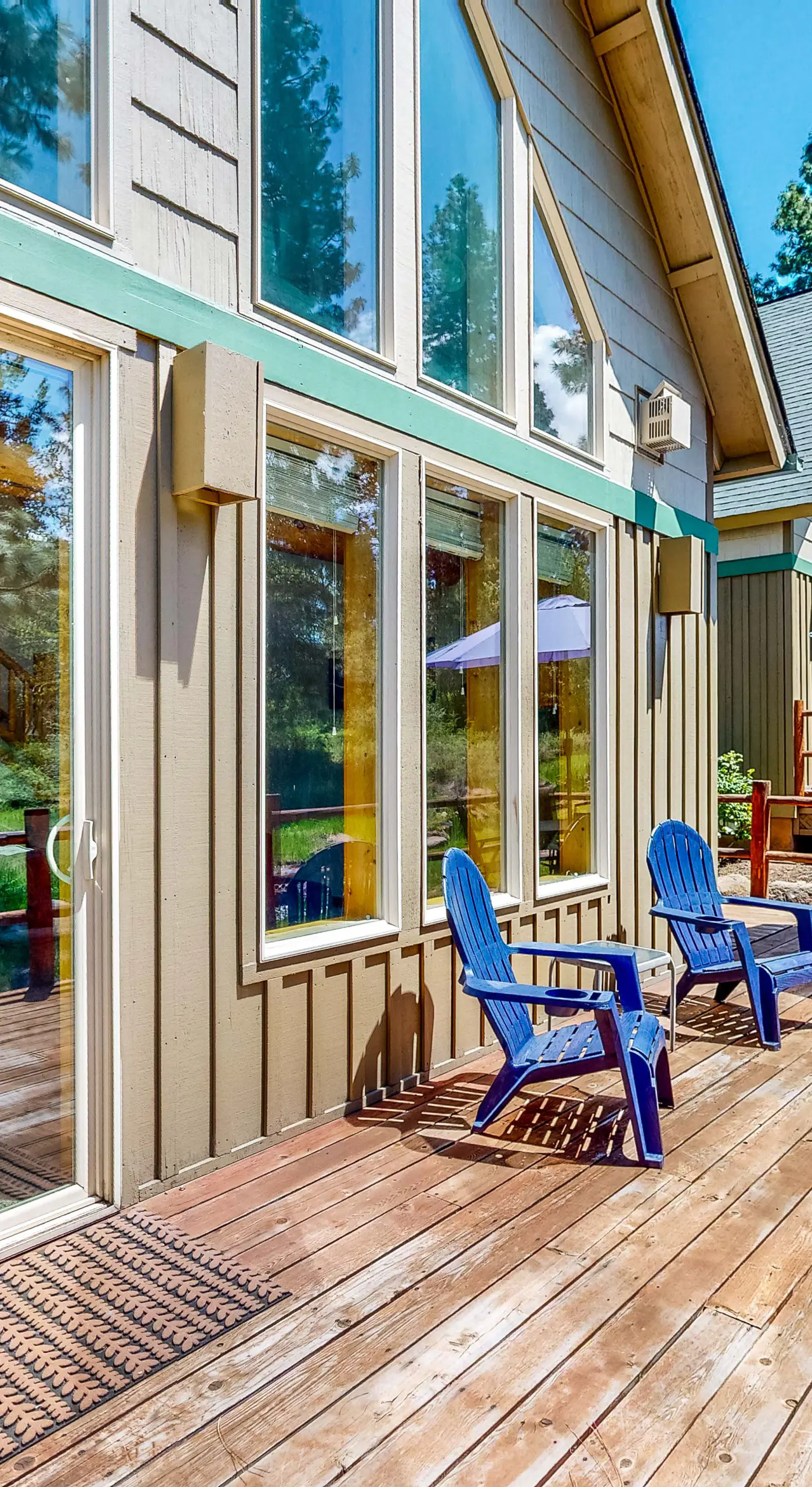 Gateway to Crater Lake! Resort Retreat w/ Pool