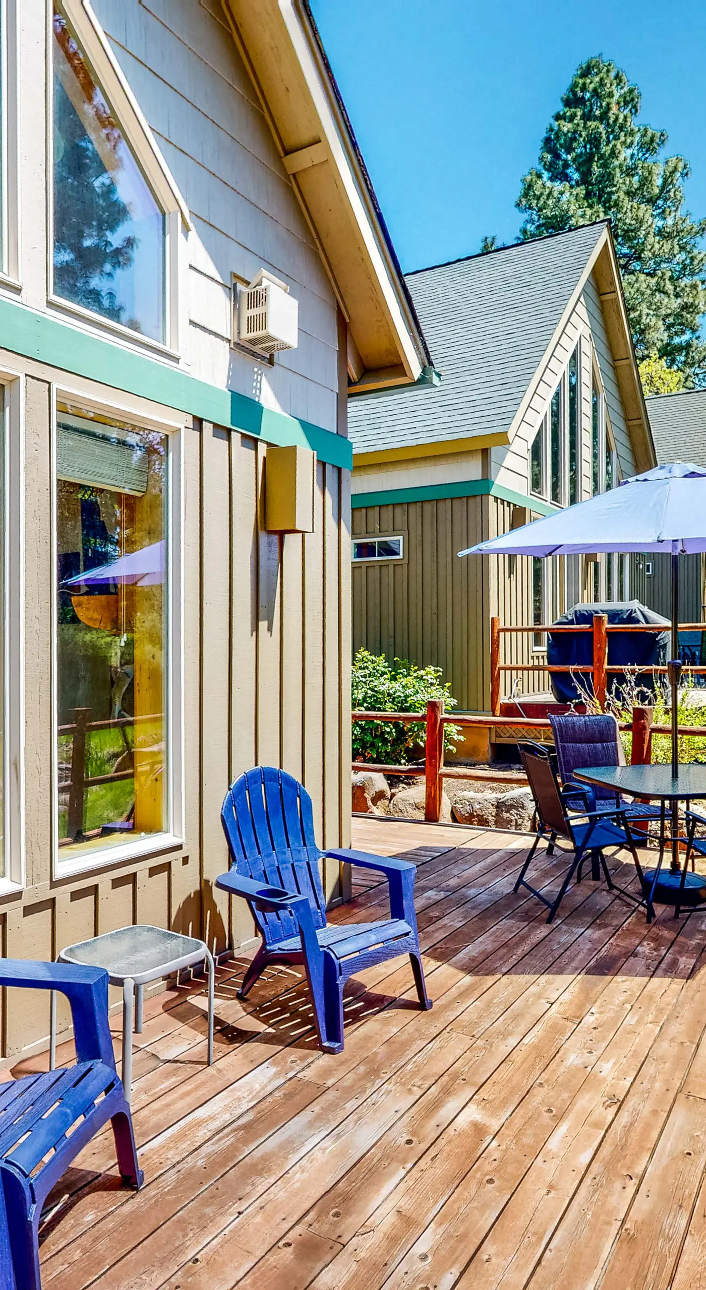 Gateway to Crater Lake! Resort Retreat w/ Pool