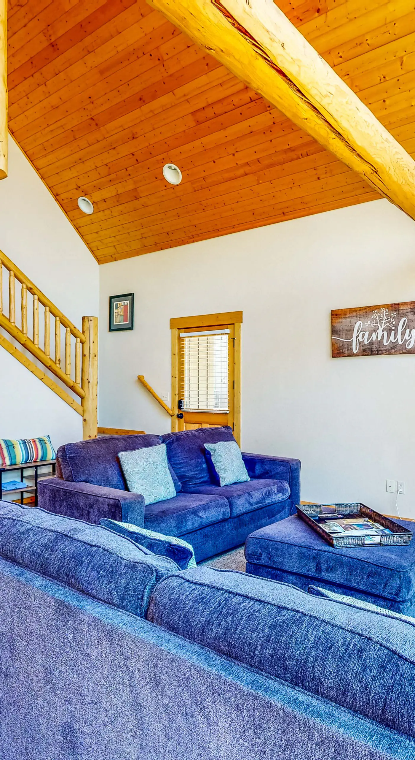 Gateway to Crater Lake! Resort Retreat w/ Pool