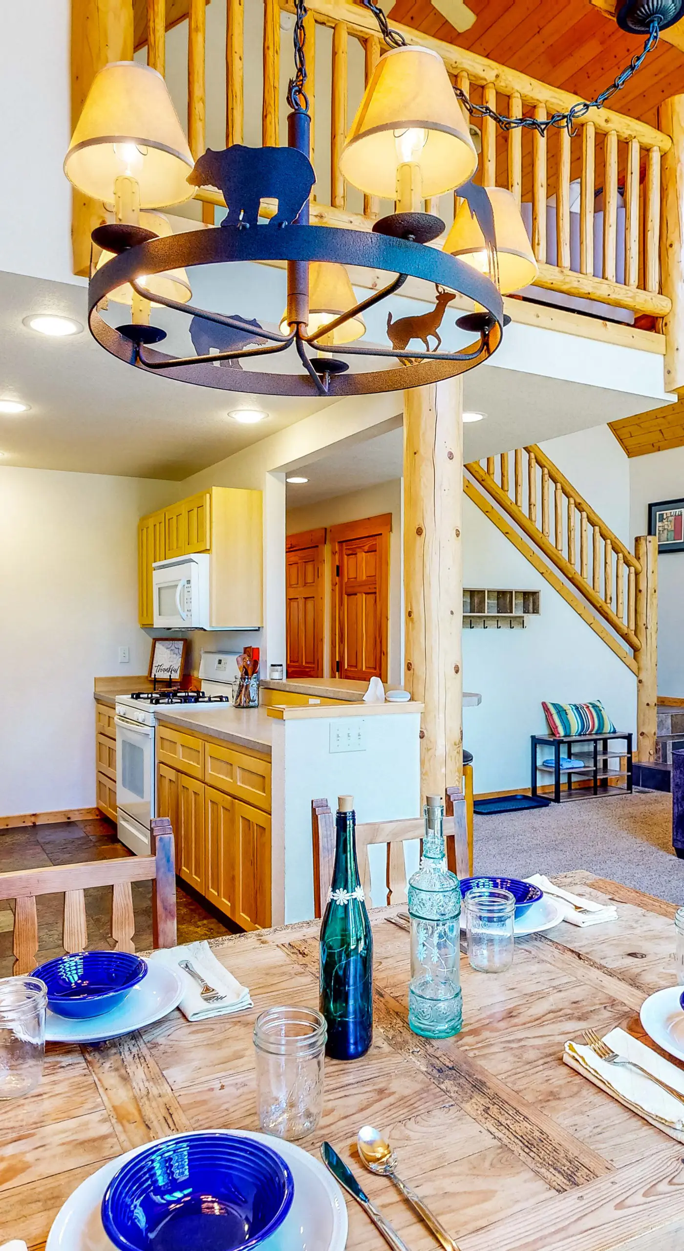 Gateway to Crater Lake! Resort Retreat w/ Pool