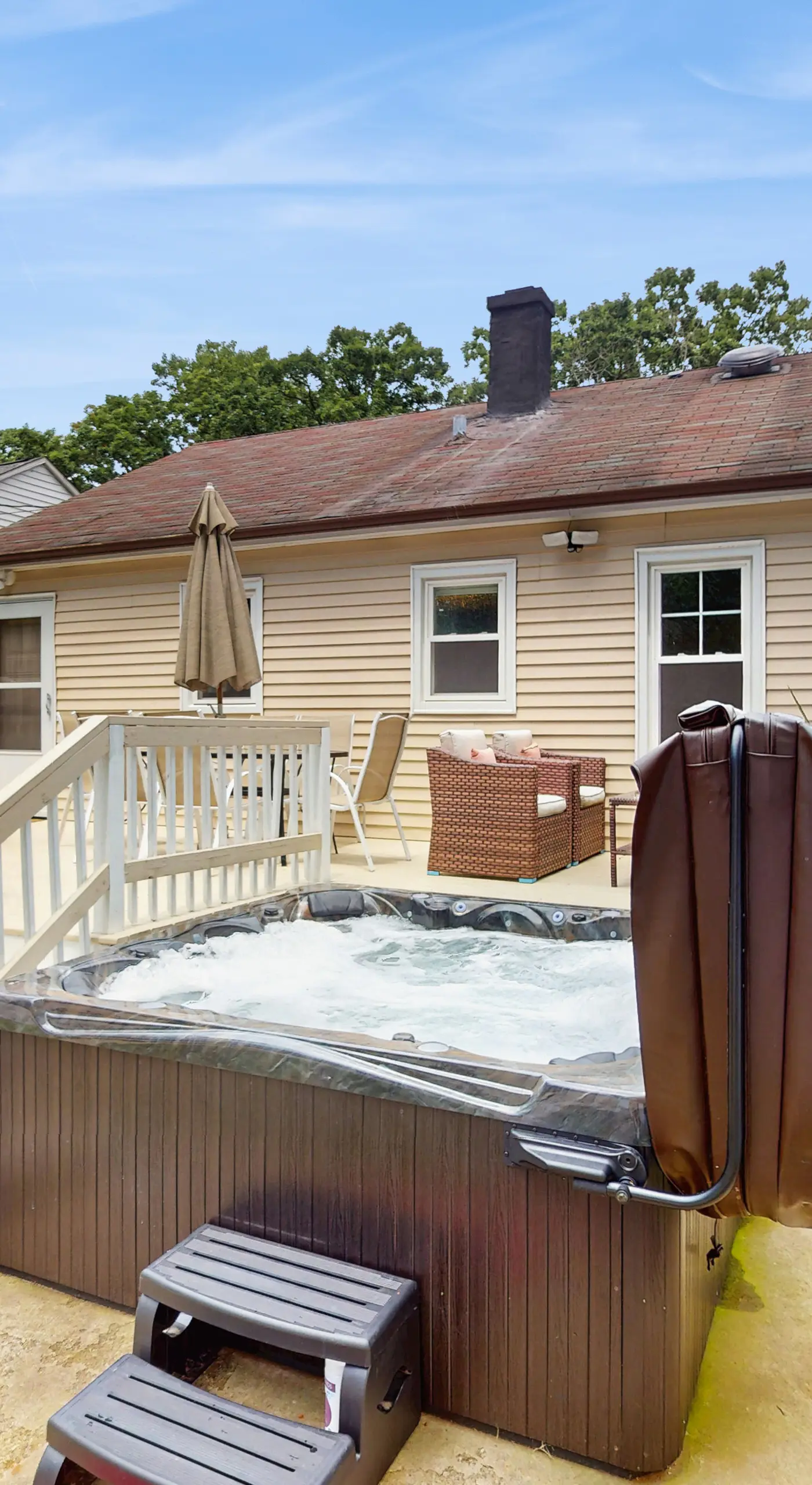 2 Mi to Beach! Hot Tub Haven in Michigan City