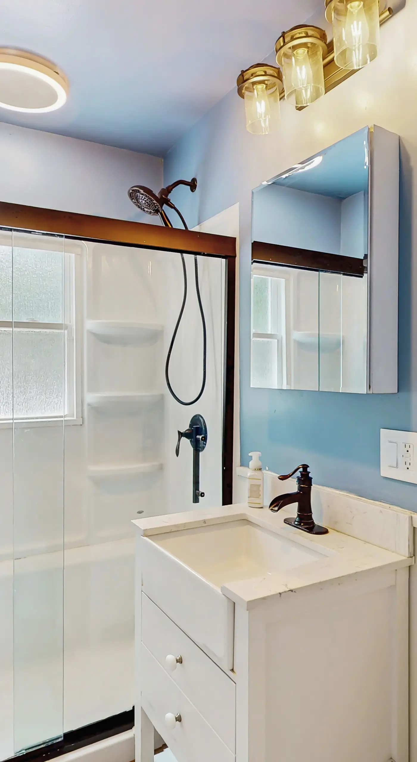2 Mi to Beach! Hot Tub Haven in Michigan City