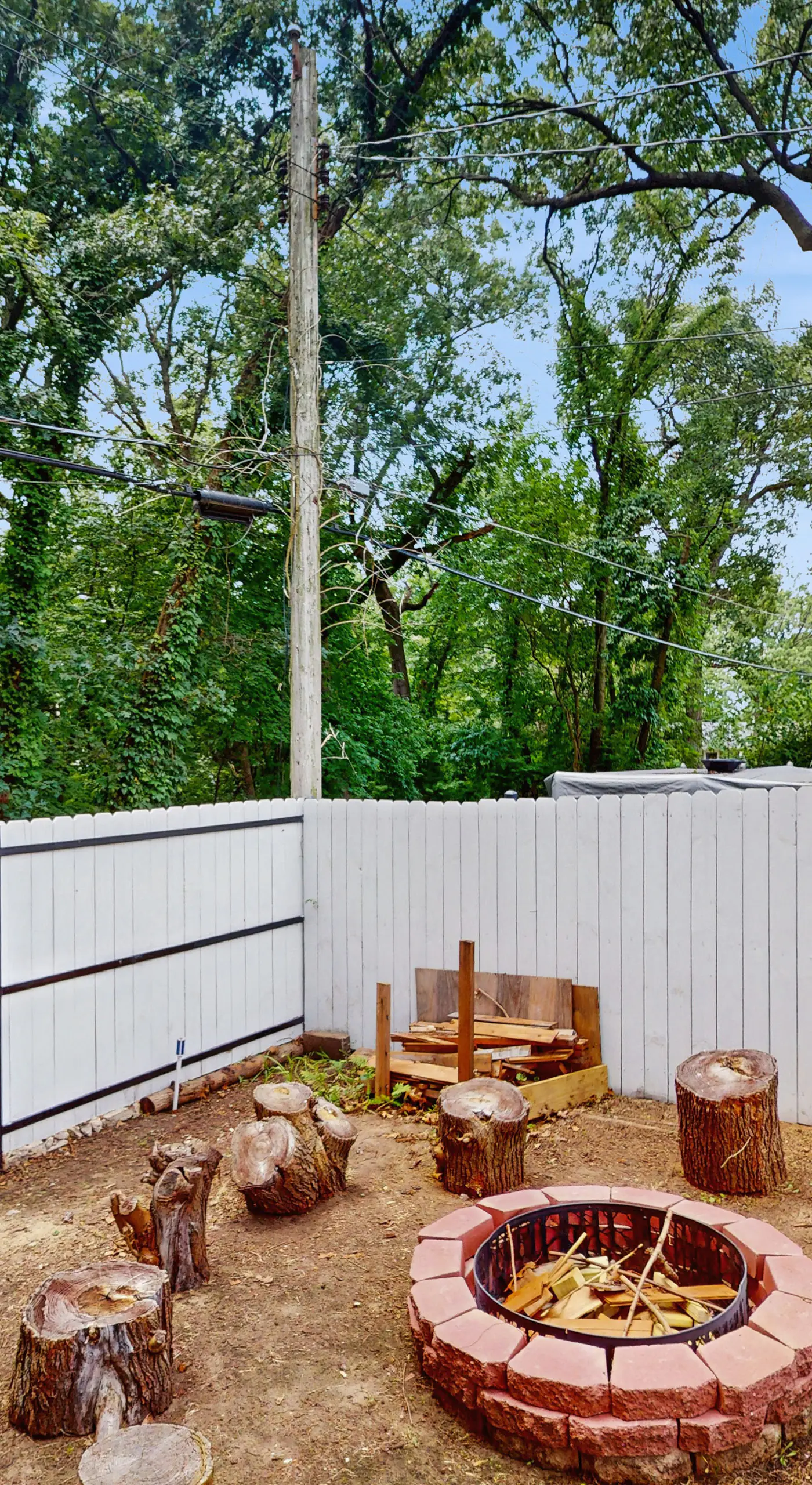 2 Mi to Beach! Hot Tub Haven in Michigan City