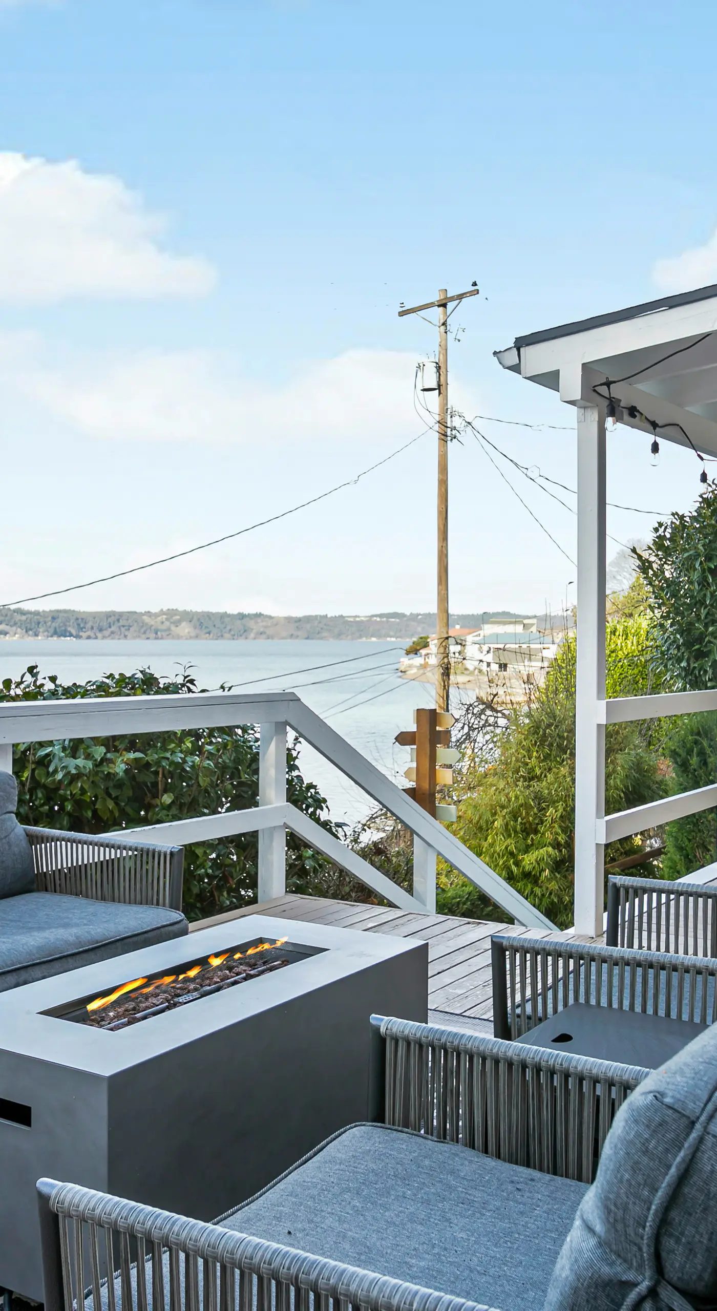 'Cedar & Sage' Waterfront Cottage on Puget Sound