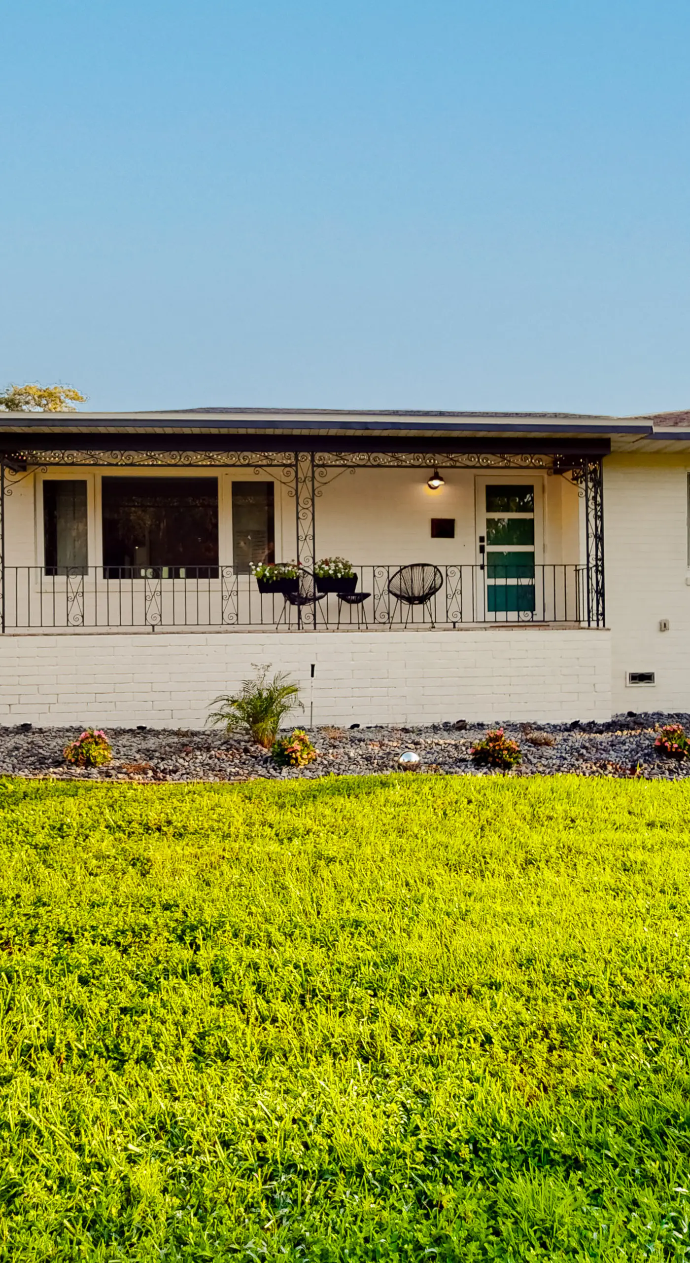 Steps to Lake Hollingsworth! Dog-Friendly Retreat