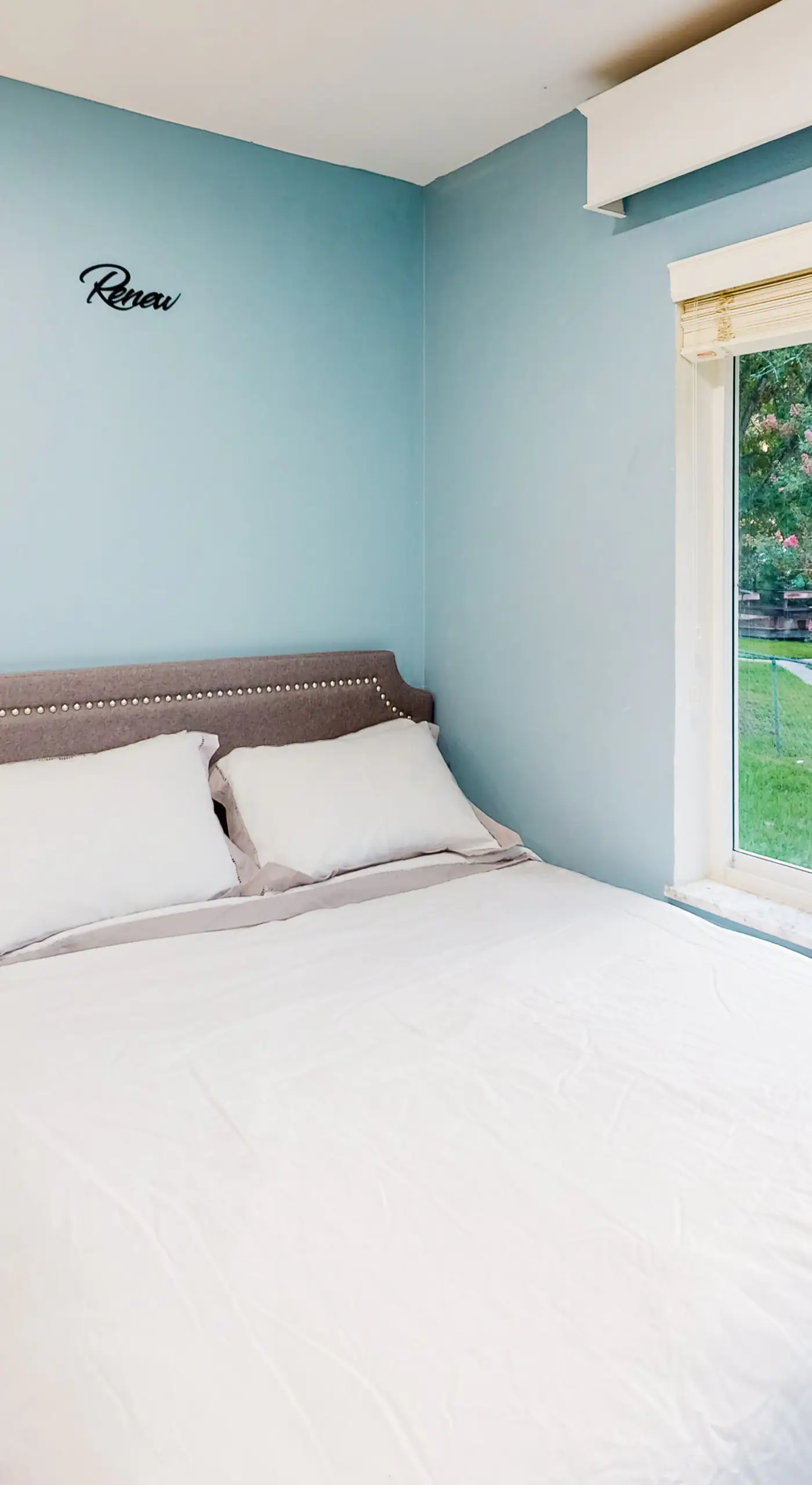 Steps to Lake Hollingsworth! Dog-Friendly Retreat