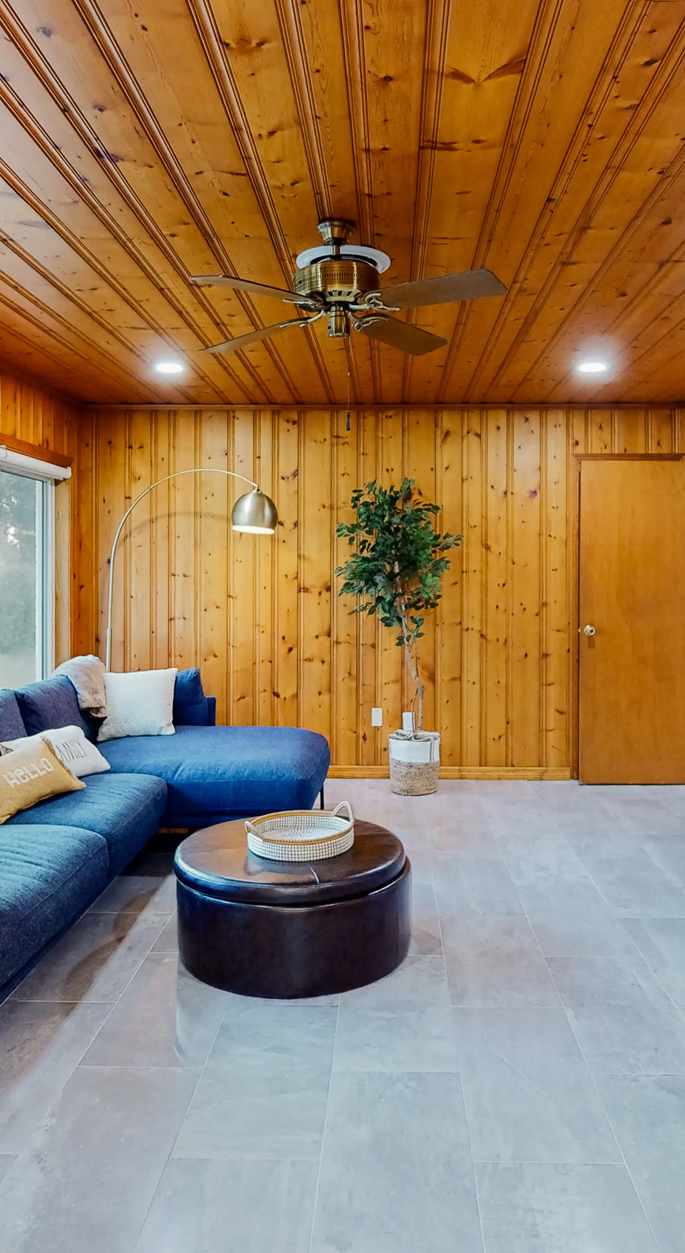 Steps to Lake Hollingsworth! Dog-Friendly Retreat