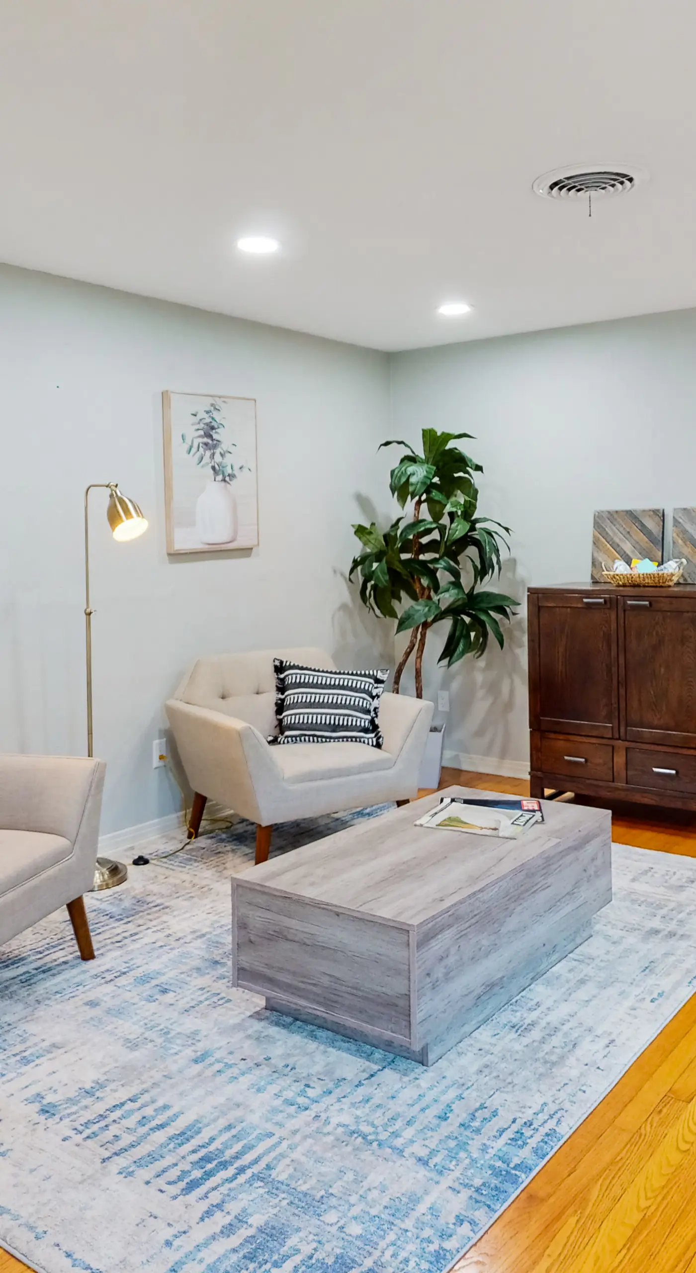 Steps to Lake Hollingsworth! Dog-Friendly Retreat