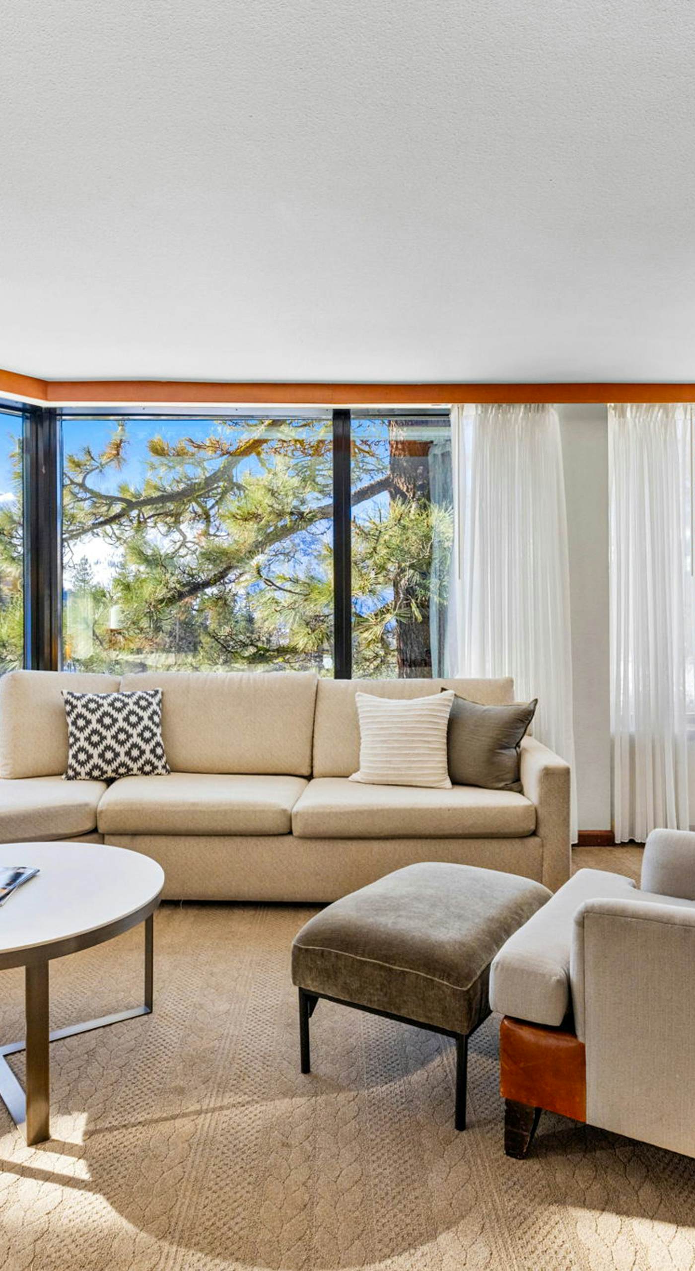 Pool, Hot Tub & Golf: Everline Resort Corner Suite