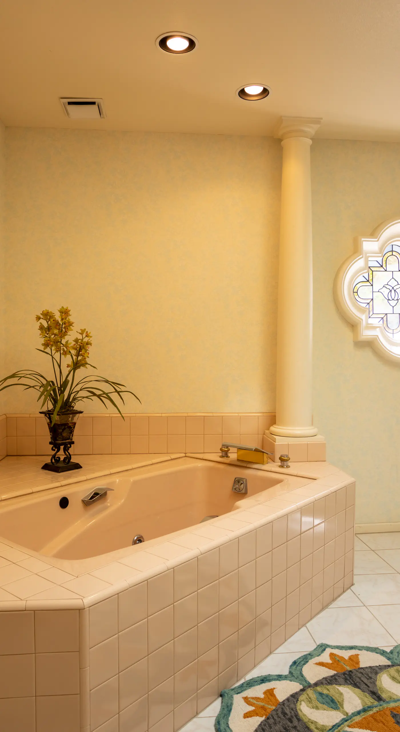 Poolside Splendor! Spacious De Anza Golf Club Home