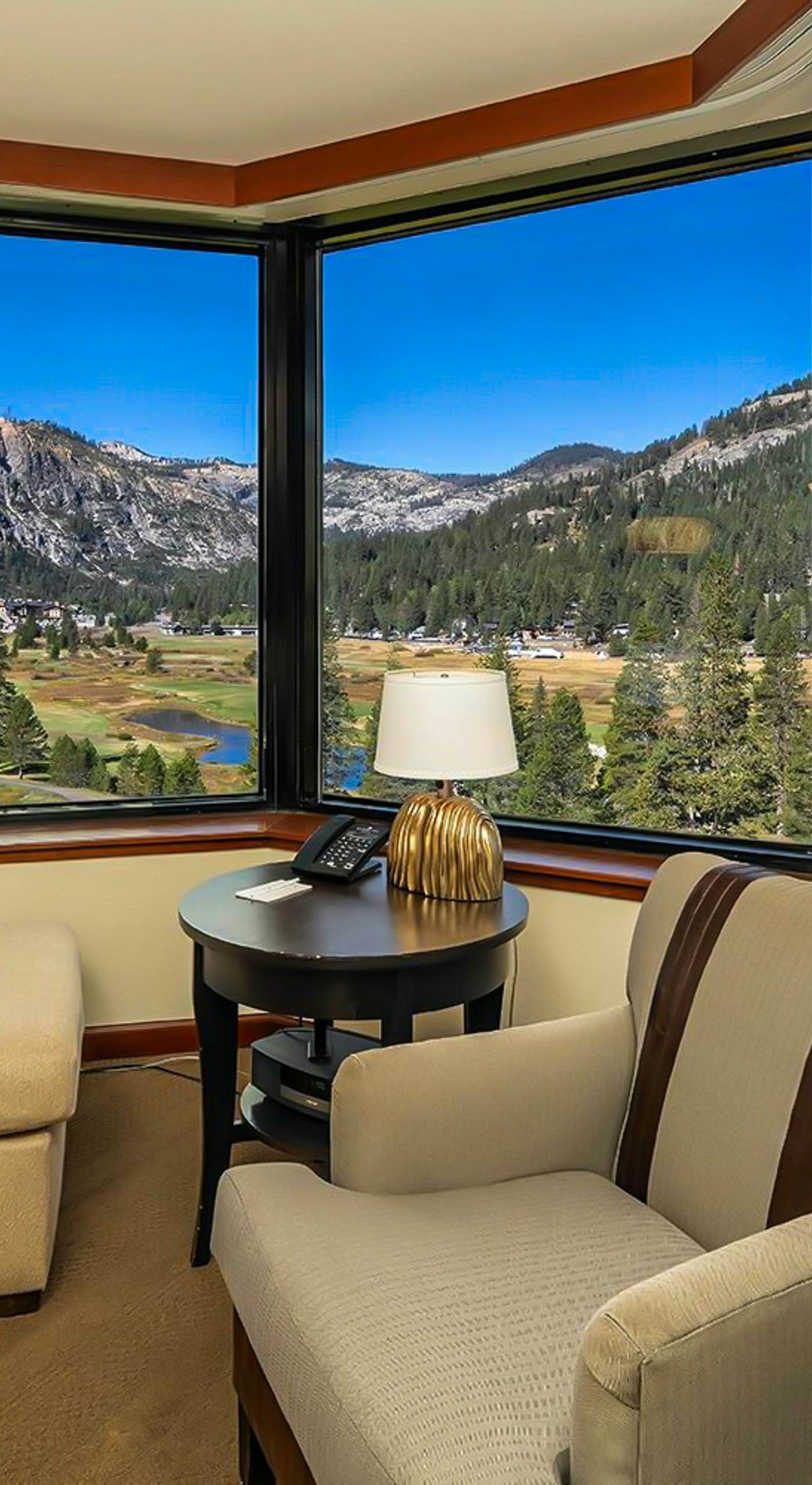 7th-Floor Everline Suite w/ Summer Resort Perks!