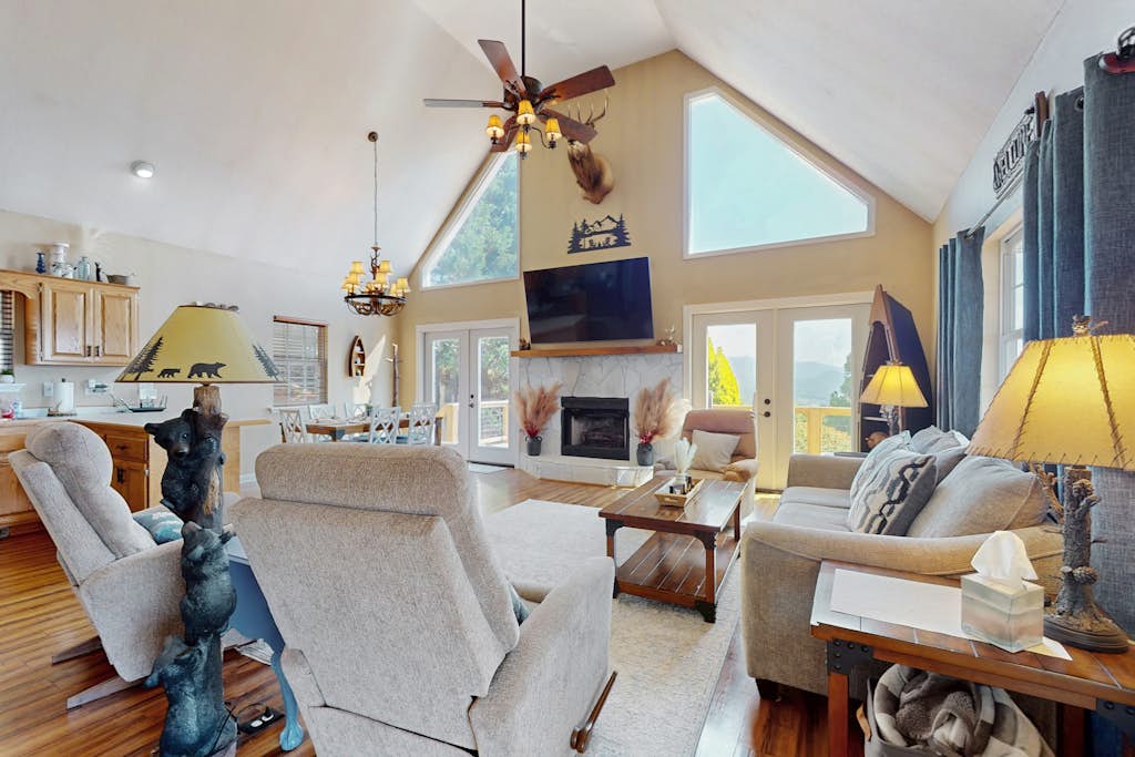 Hot Tub & Stunning Views! Hayesville Retreat | 3 Bed Hayesville
