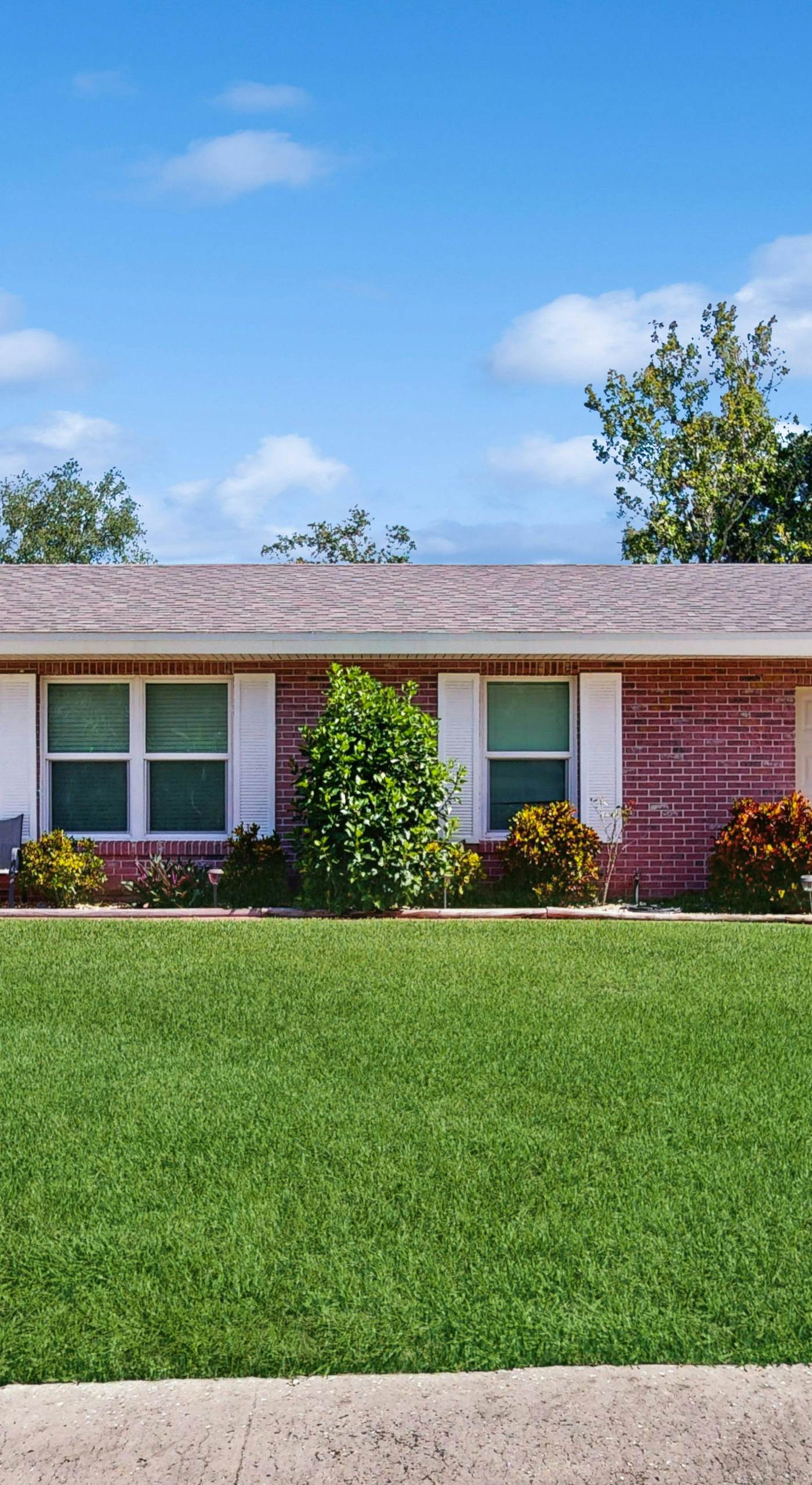 Pool Access! Dog-Friendly Retreat 16 Mi to Orlando