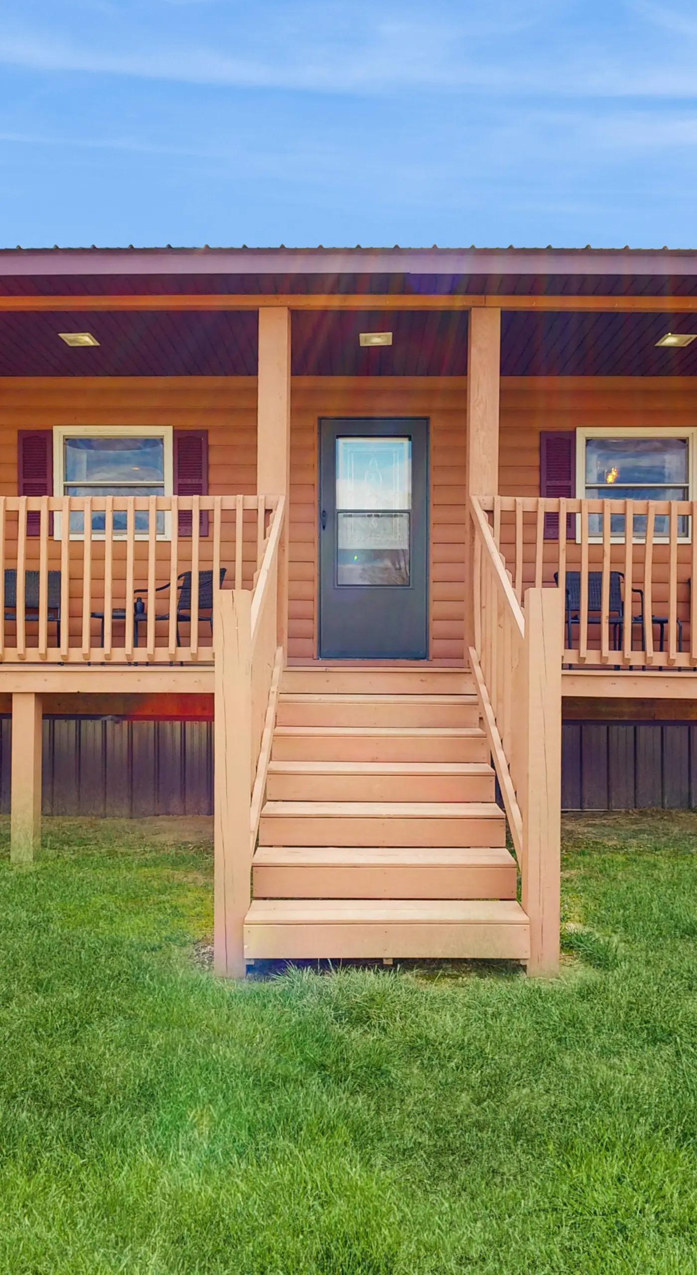 Pet Friendly! Countryside Couples Stay in Illinois