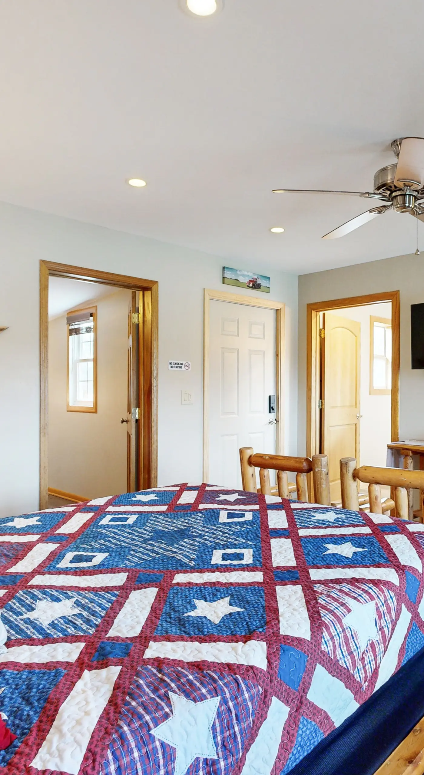 Pet Friendly! Countryside Couples Stay in Illinois