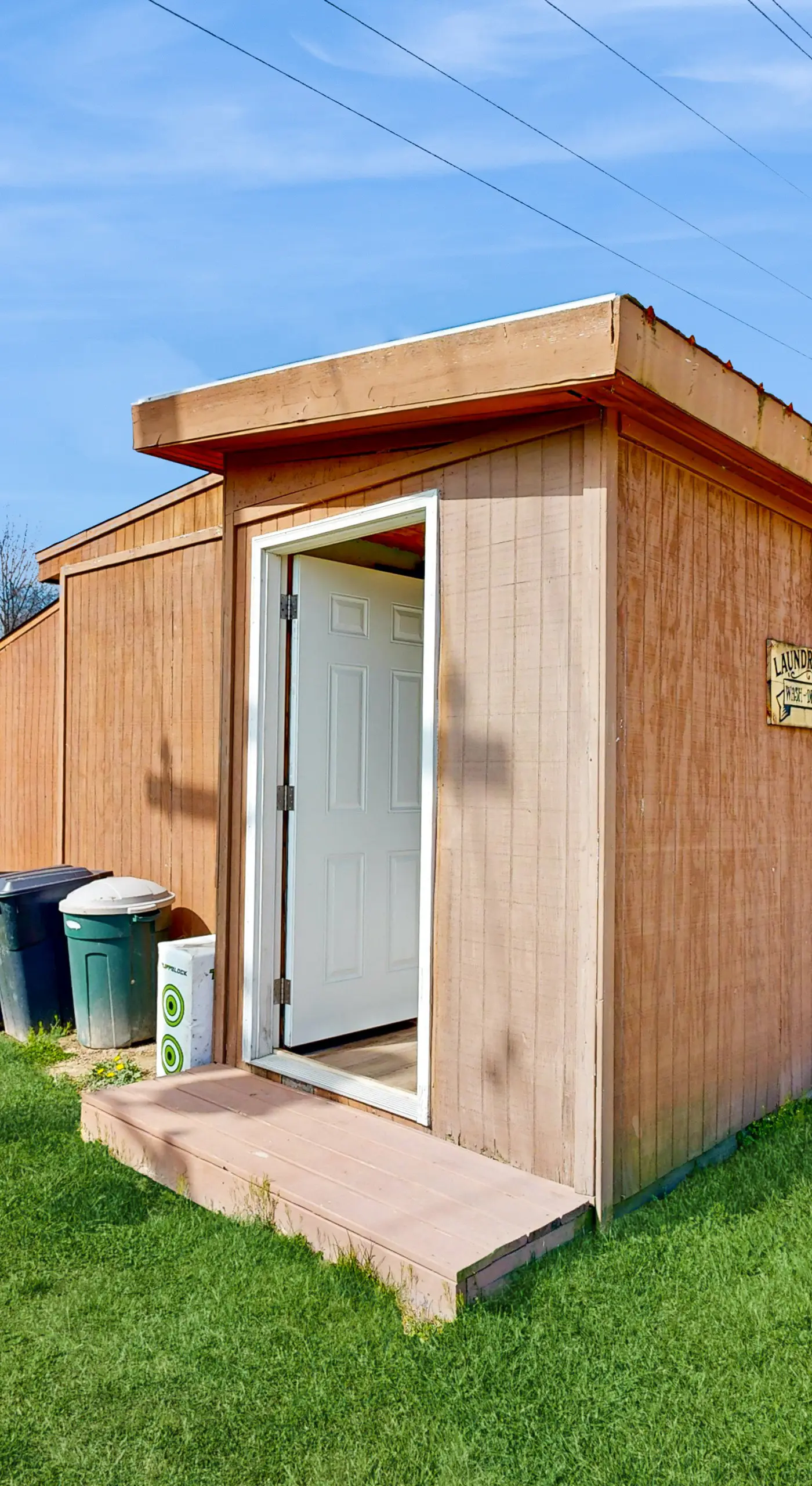 Pet Friendly! Countryside Couples Stay in Illinois