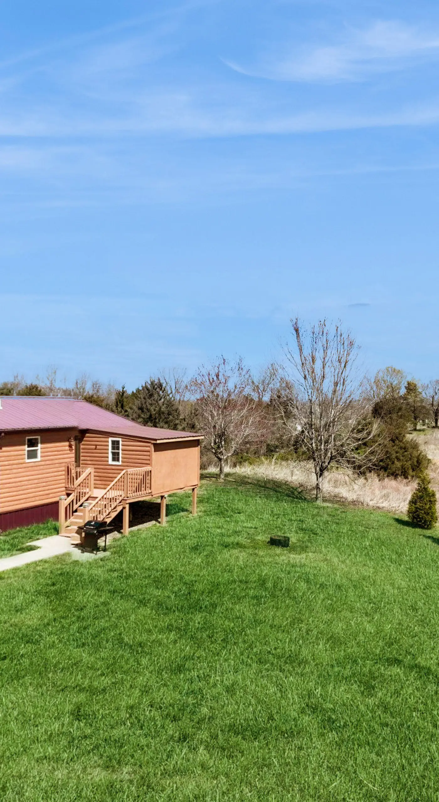 Pet Friendly! Countryside Couples Stay in Illinois