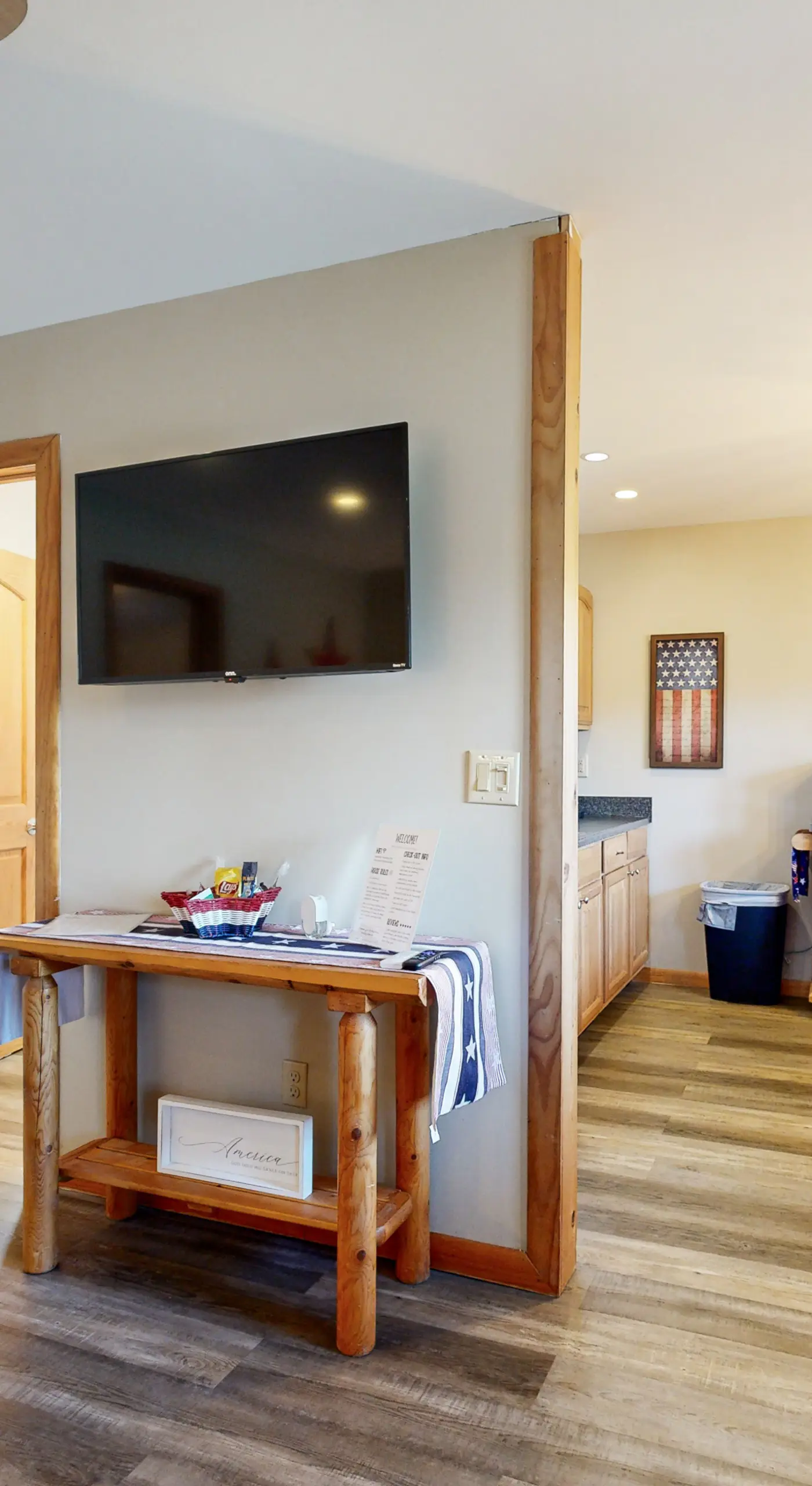 Pet Friendly! Countryside Couples Stay in Illinois