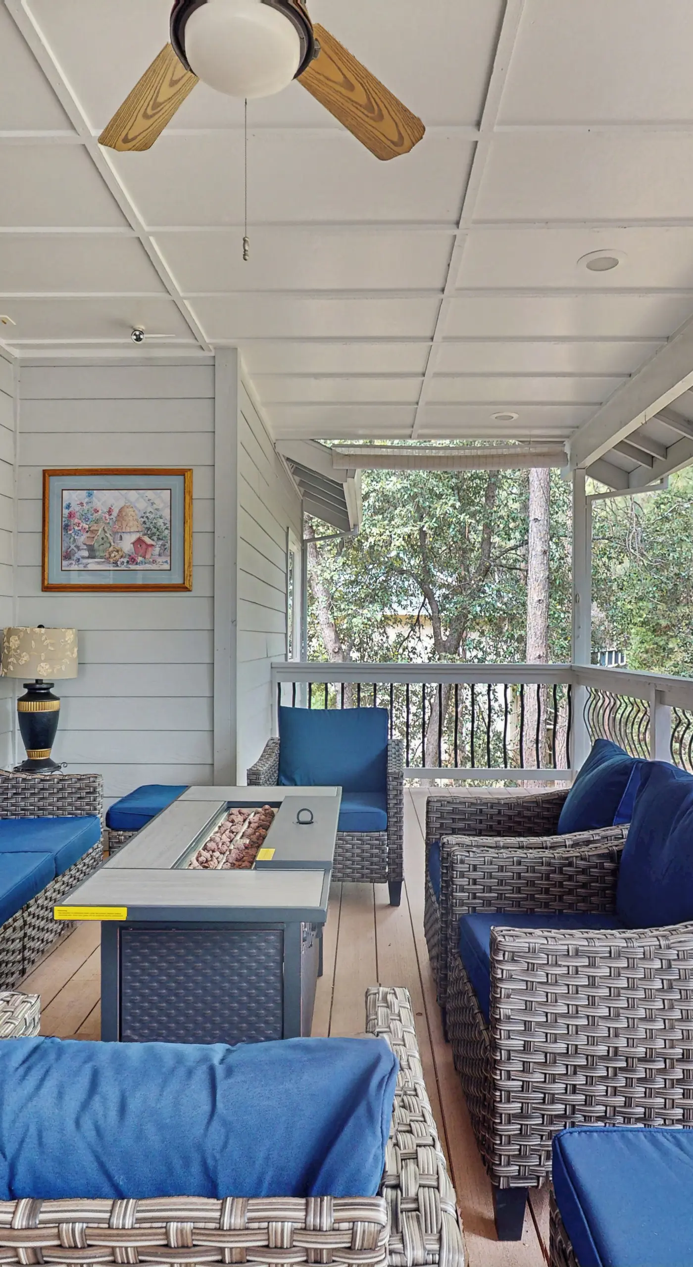 Games, Covered Deck: Family Home 28 Mi to Yosemite