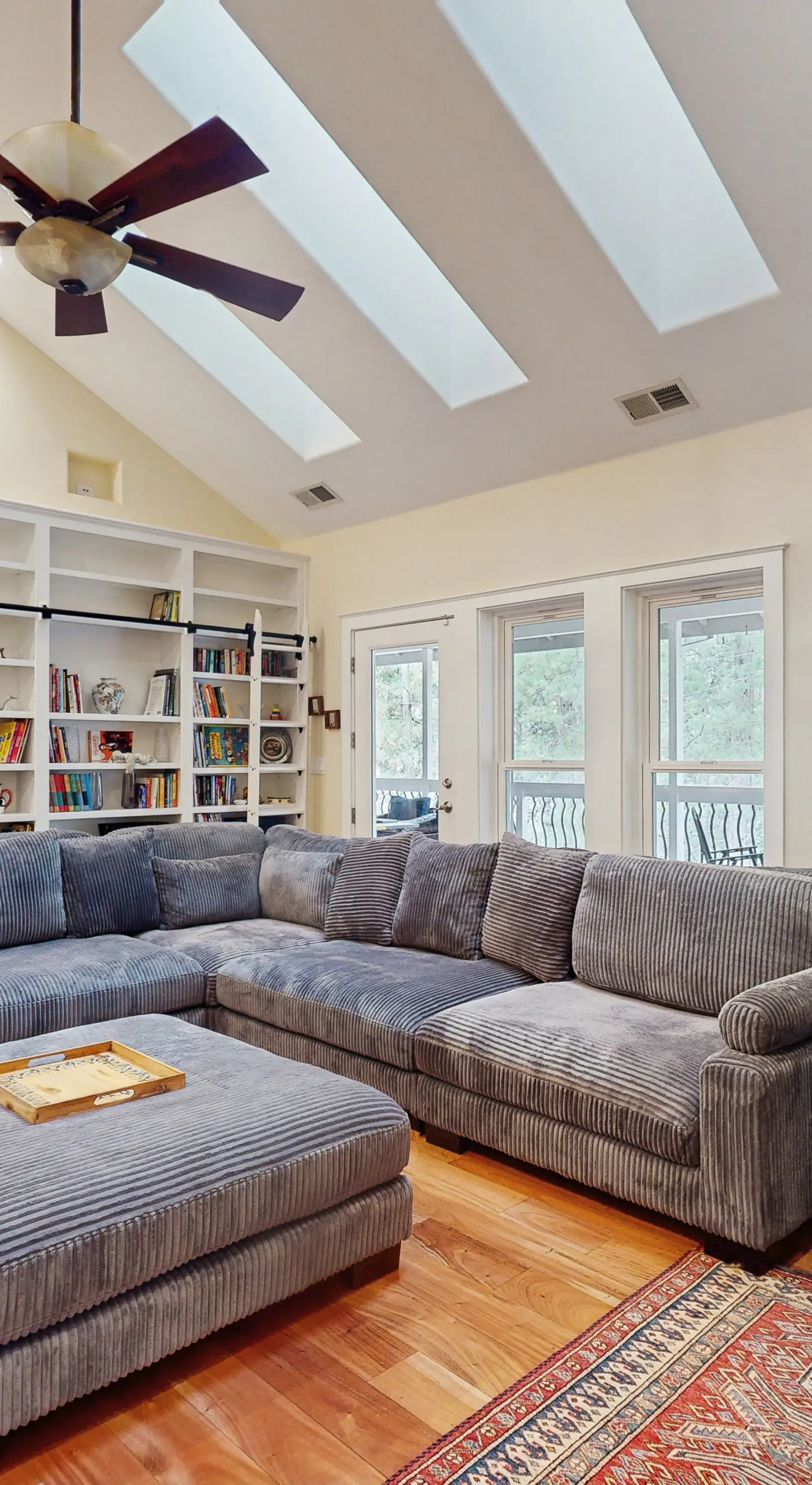 Games, Covered Deck: Family Home 28 Mi to Yosemite