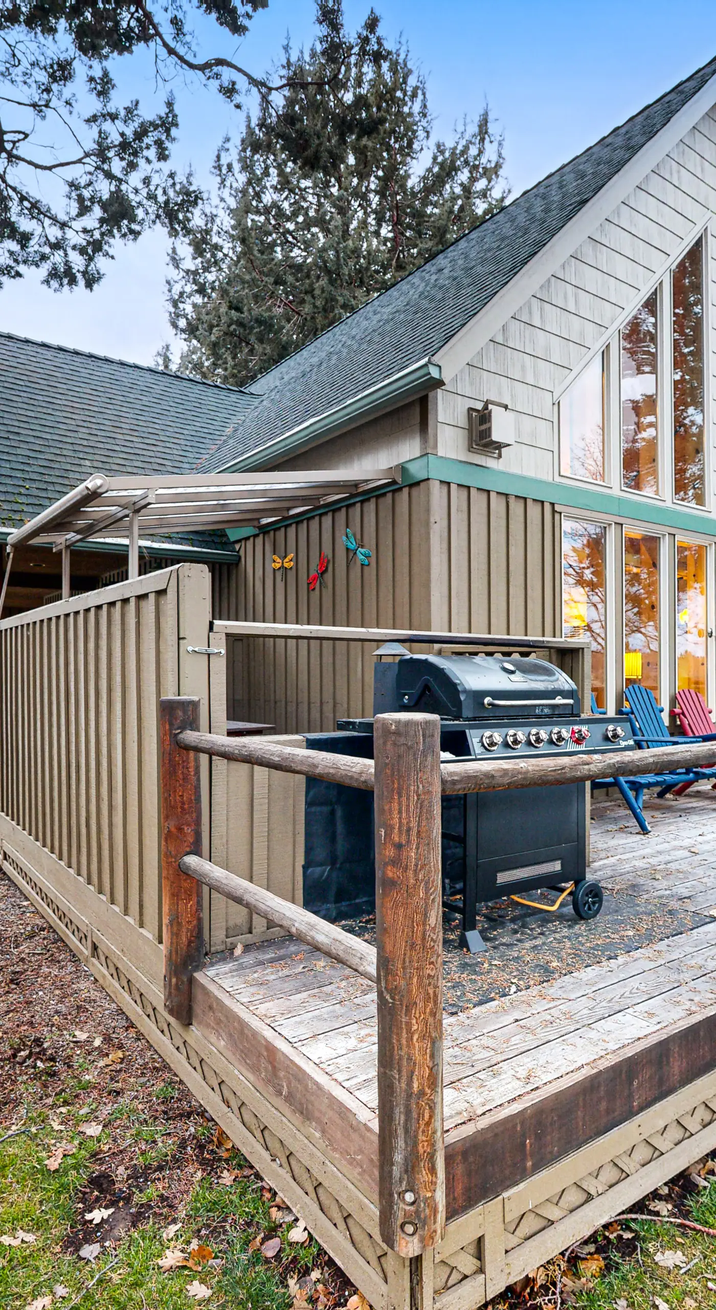 Cabin w/ Mountain Views & Shared Pool & Hot Tub