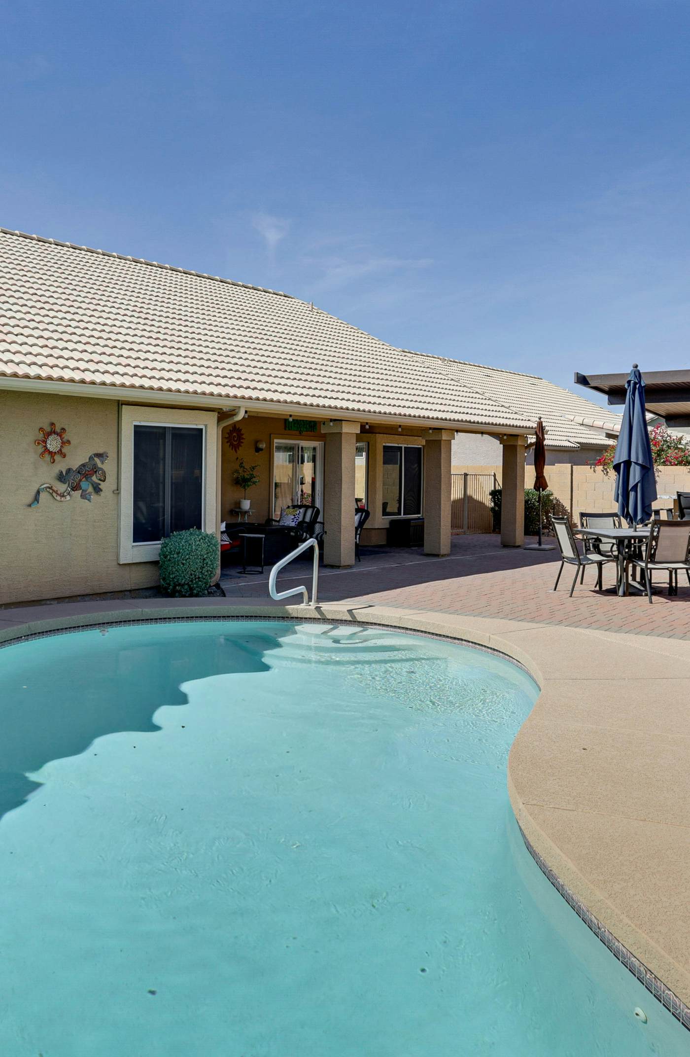 Cave Creek Desert & Entertainment Oasis