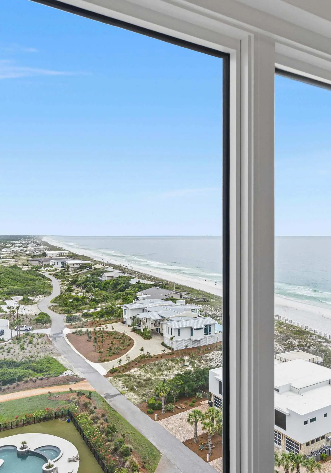Emerald Coast Escape Beachfront 2BR Retreat Sleeps 6