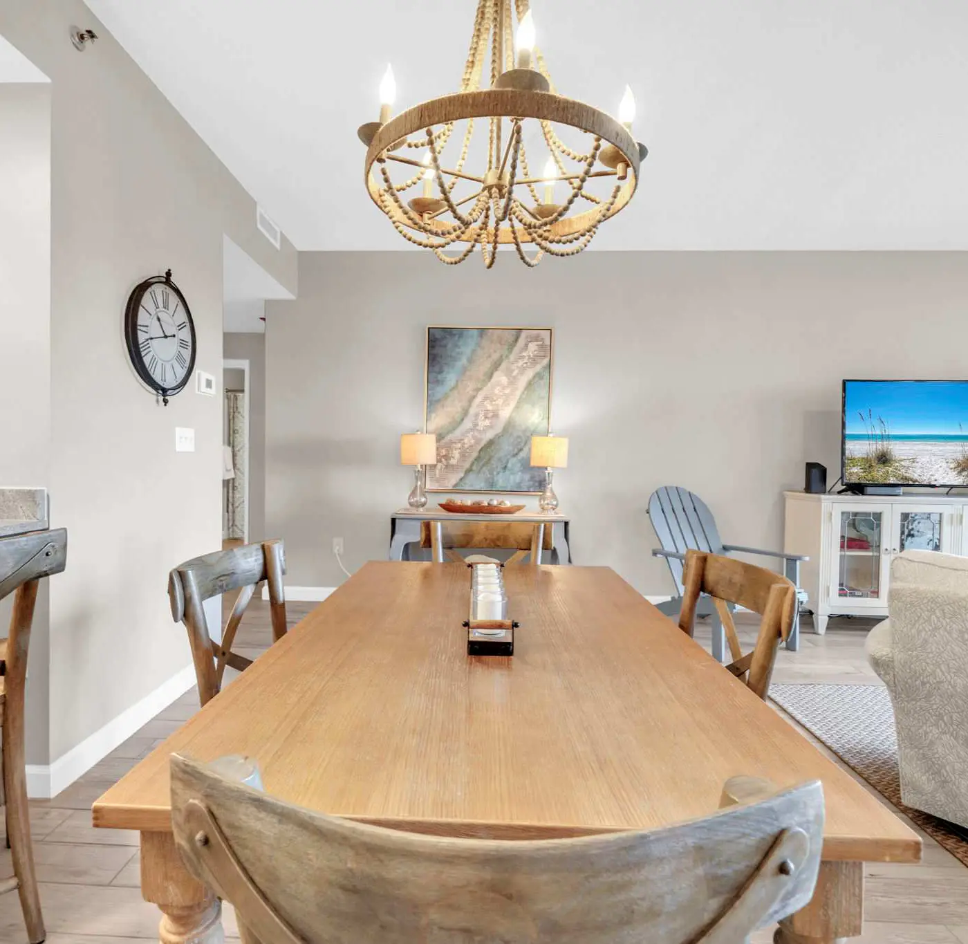 Vibrant condo with Resort amenities near beach