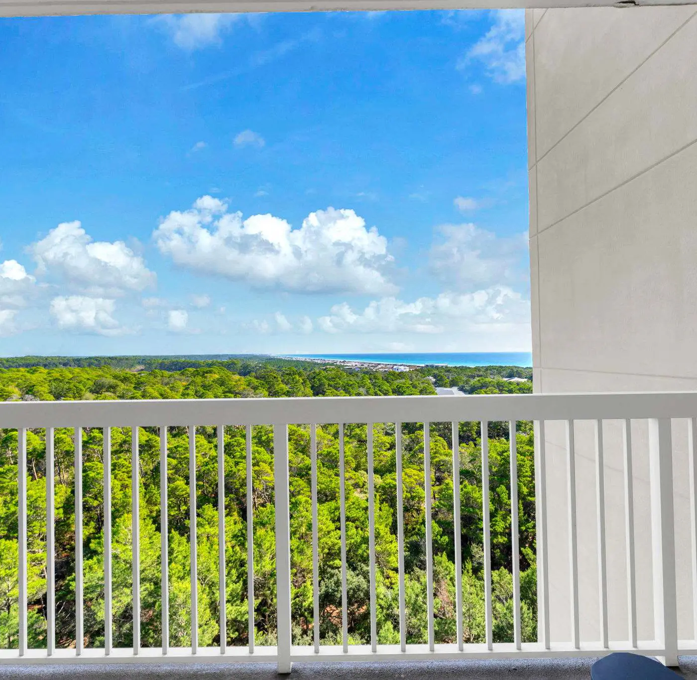 Vibrant condo with Resort amenities near beach