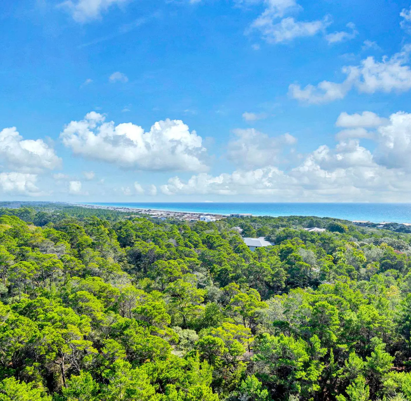 Vibrant condo with Resort amenities near beach