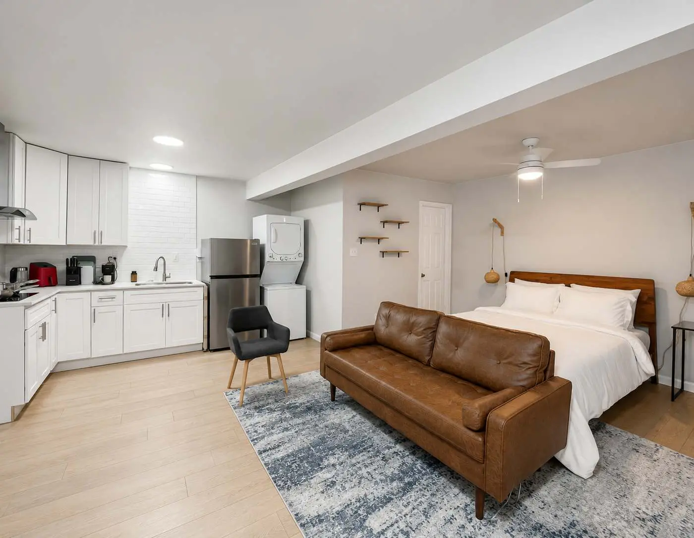 Bishop Arts Studio w/ Parking, Washer/Dryer, TV