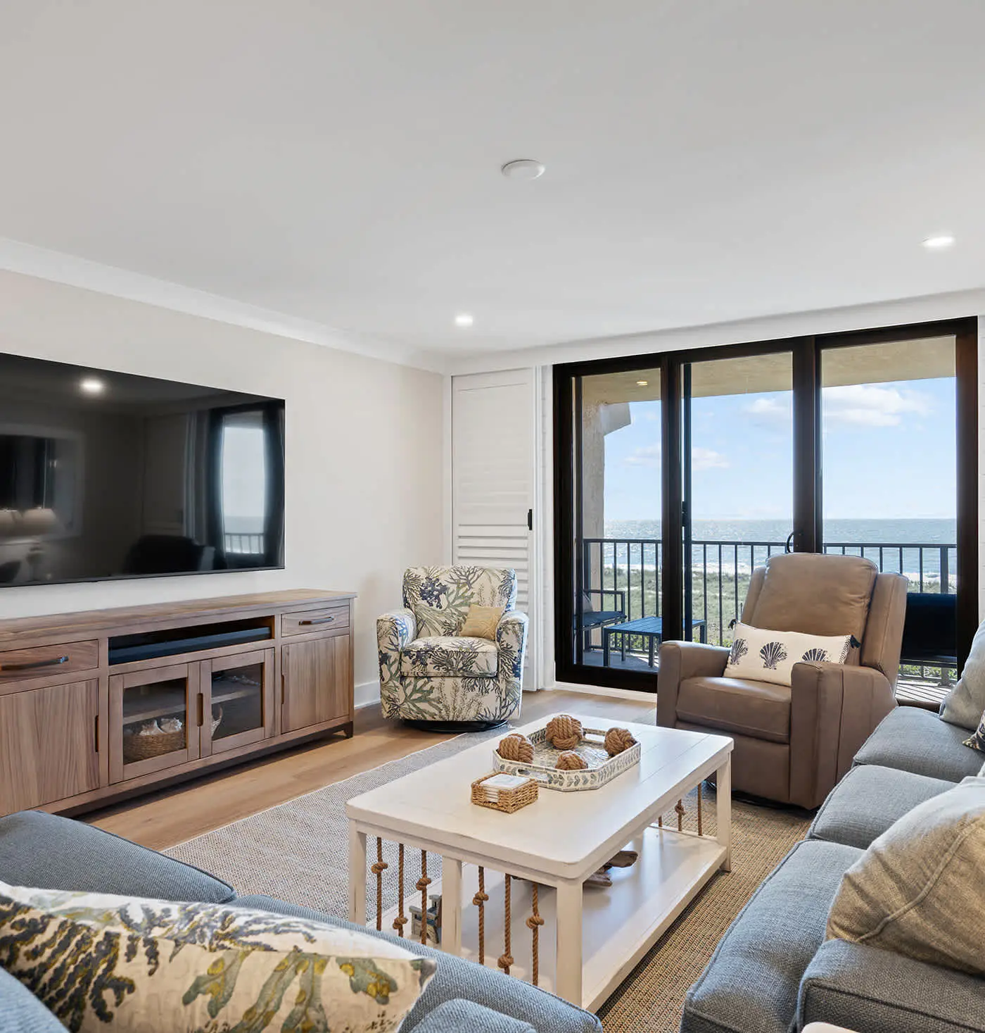 Luxury Direct Oceanfront 3BR Panoramic Ocean Views