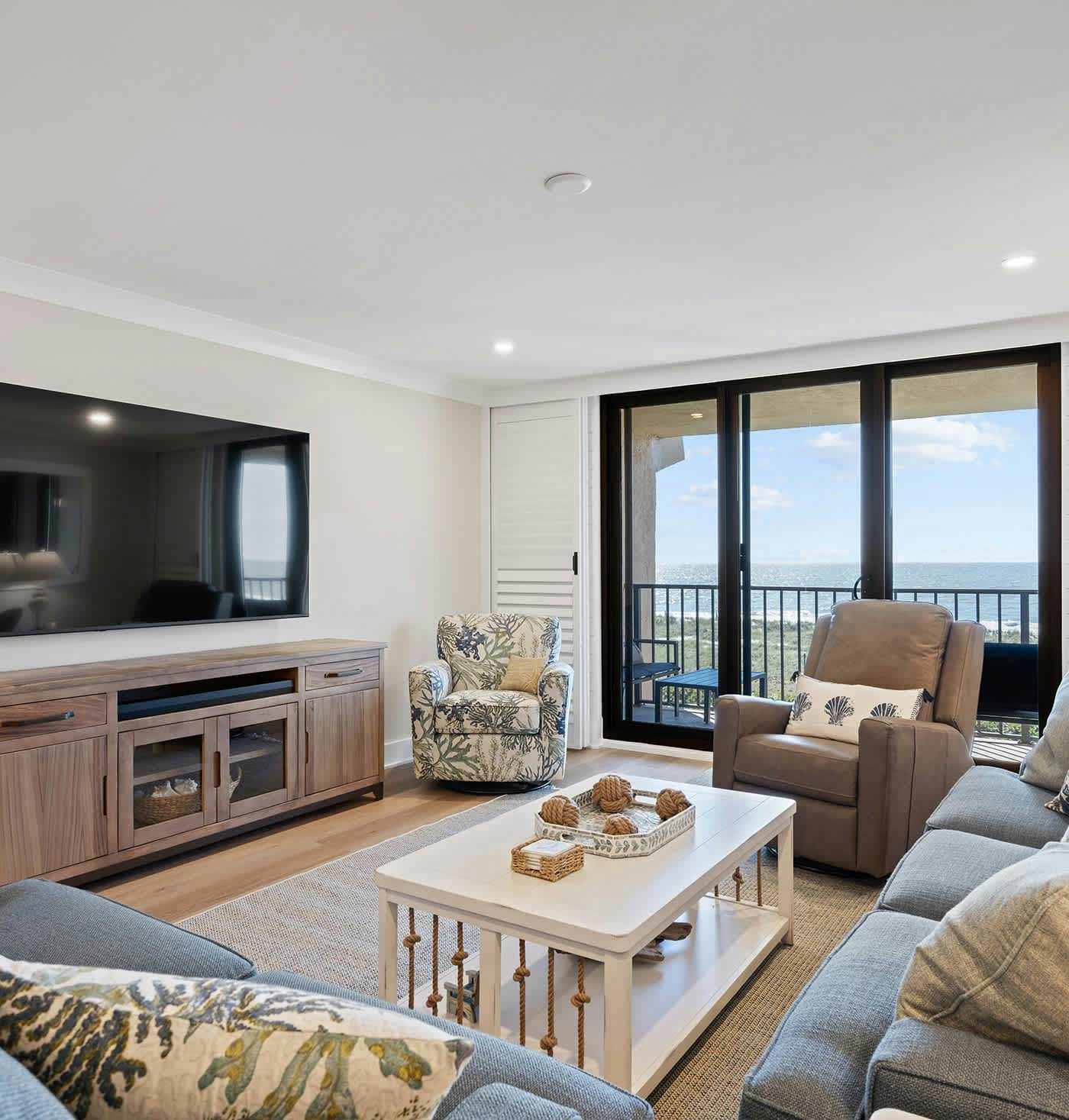 Luxury Direct Oceanfront 3BR Panoramic Ocean Views