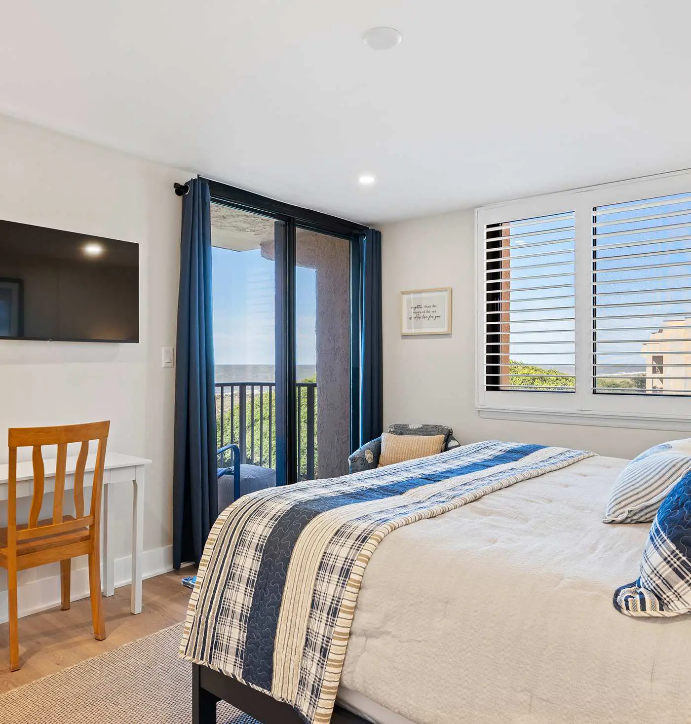 Luxury Direct Oceanfront 3BR Panoramic Ocean Views