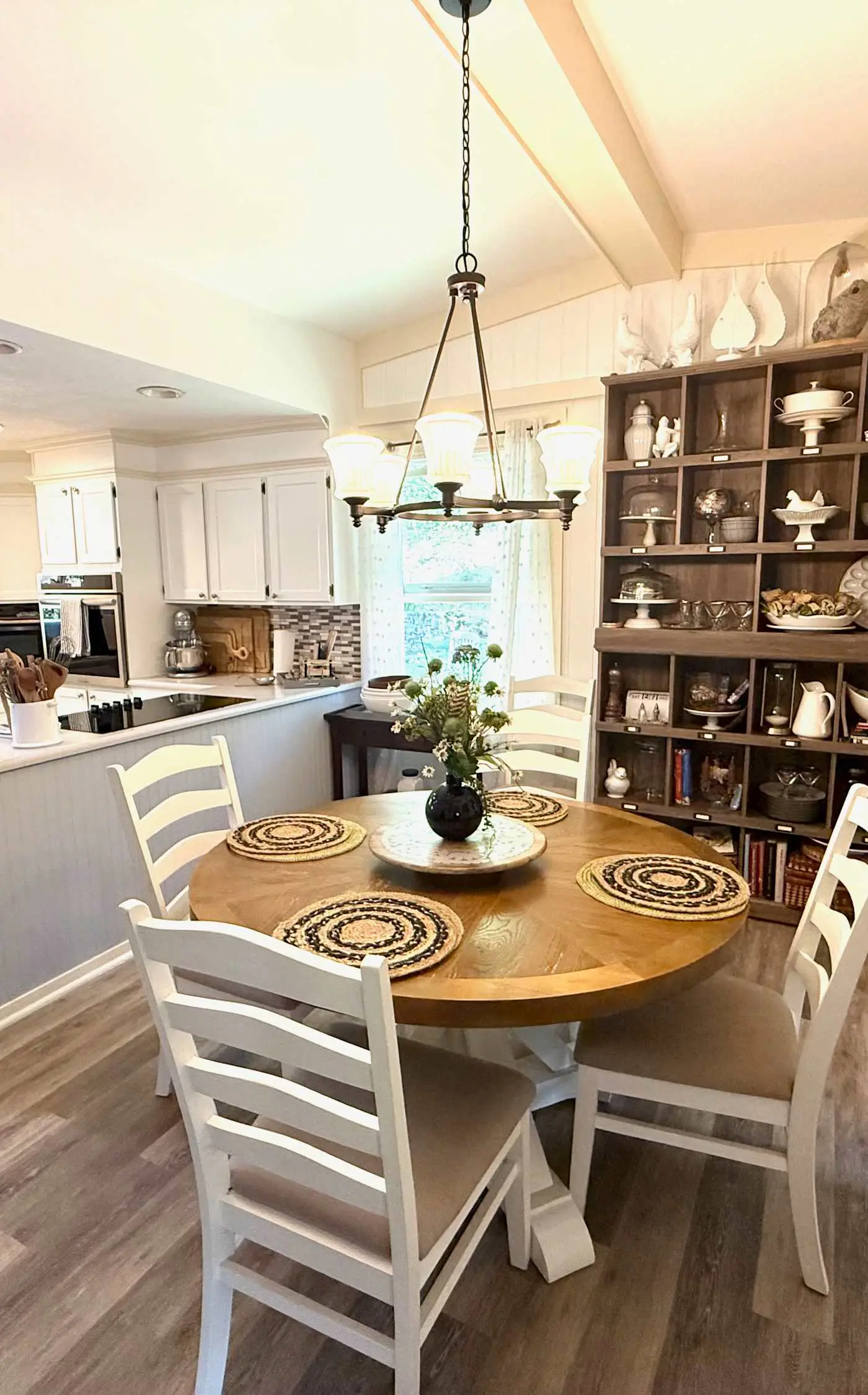 Lakeside Cove, Private Lake, Dog-friendly, Trout Fishing & Mountain Views