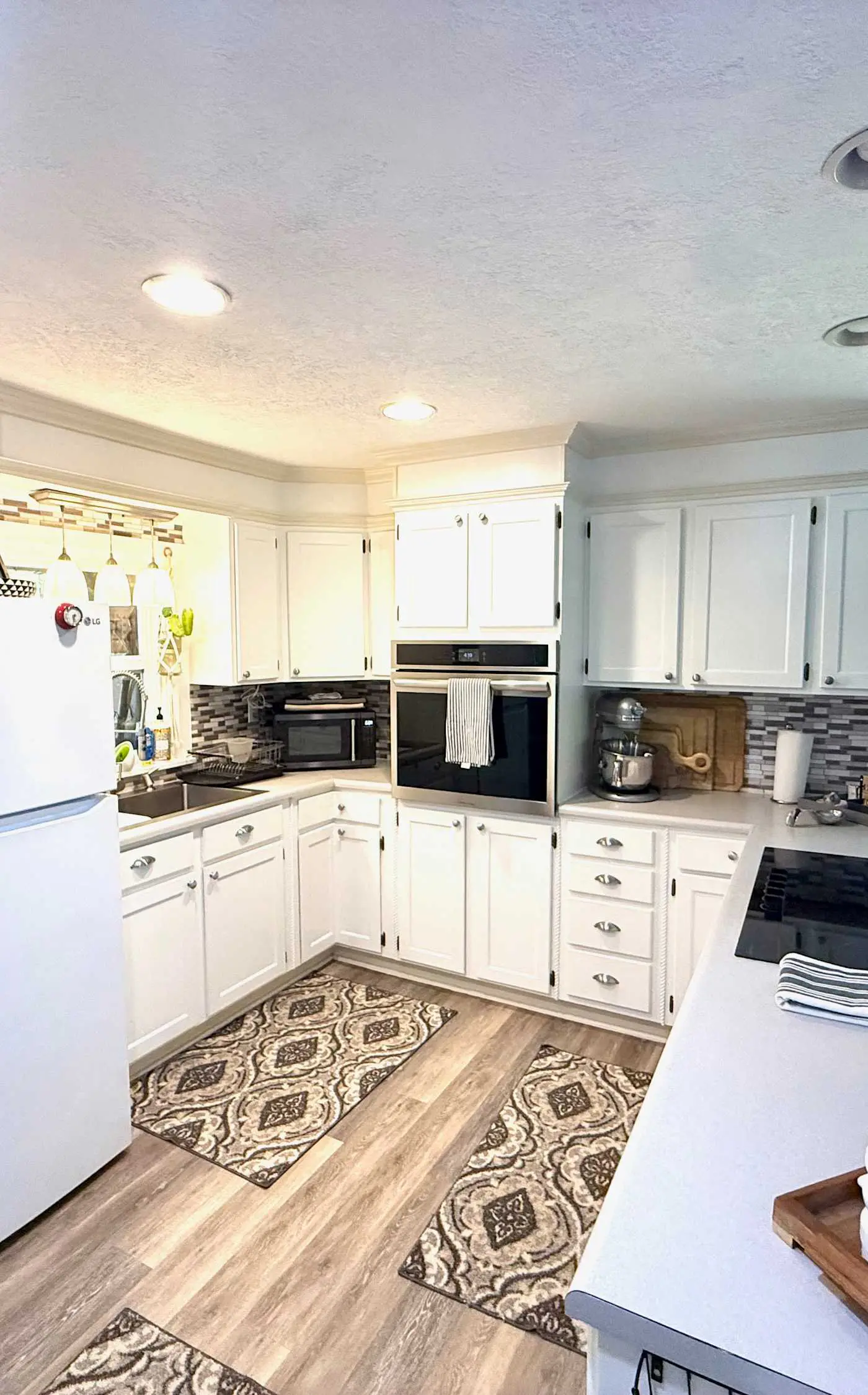 Lakeside Cove, Private Lake, Dog-friendly, Trout Fishing & Mountain Views
