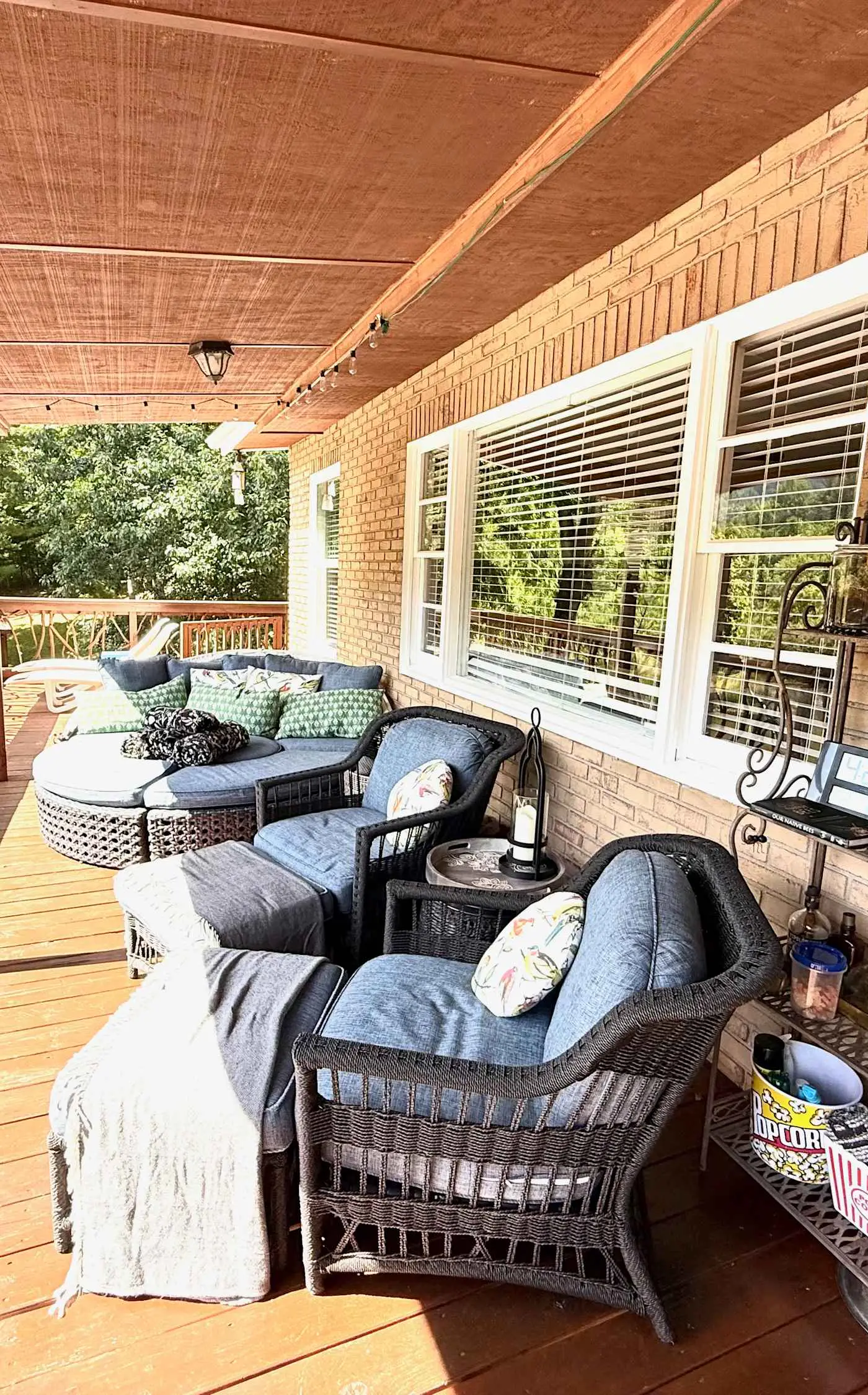 Lakeside Cove, Private Lake, Dog-friendly, Trout Fishing & Mountain Views