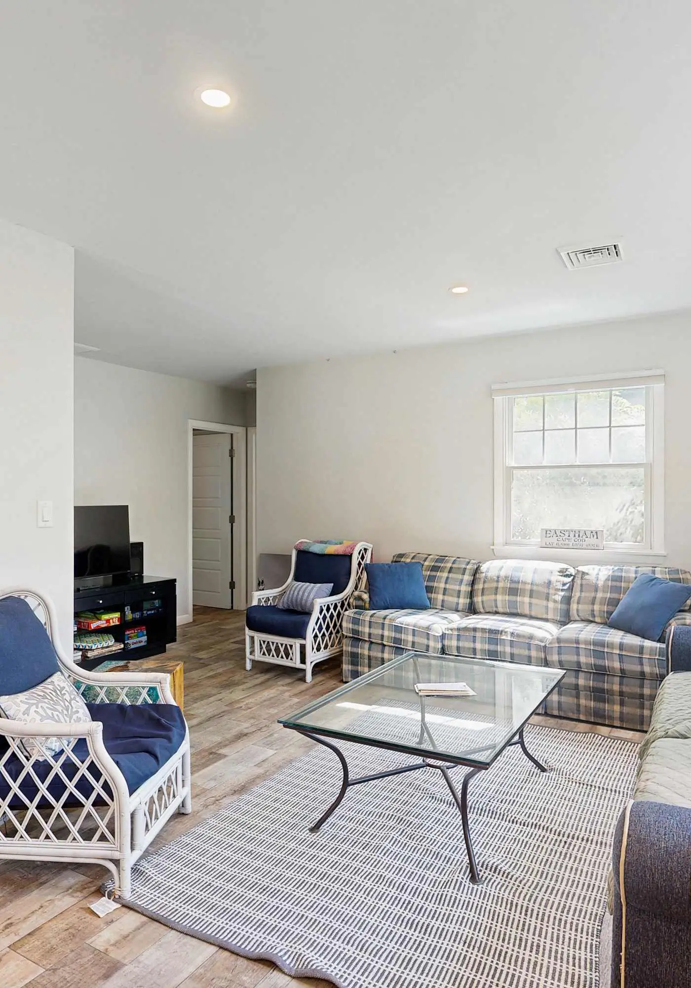 Massasoit Hills House, Close to Beach with AC, Yard & Deck