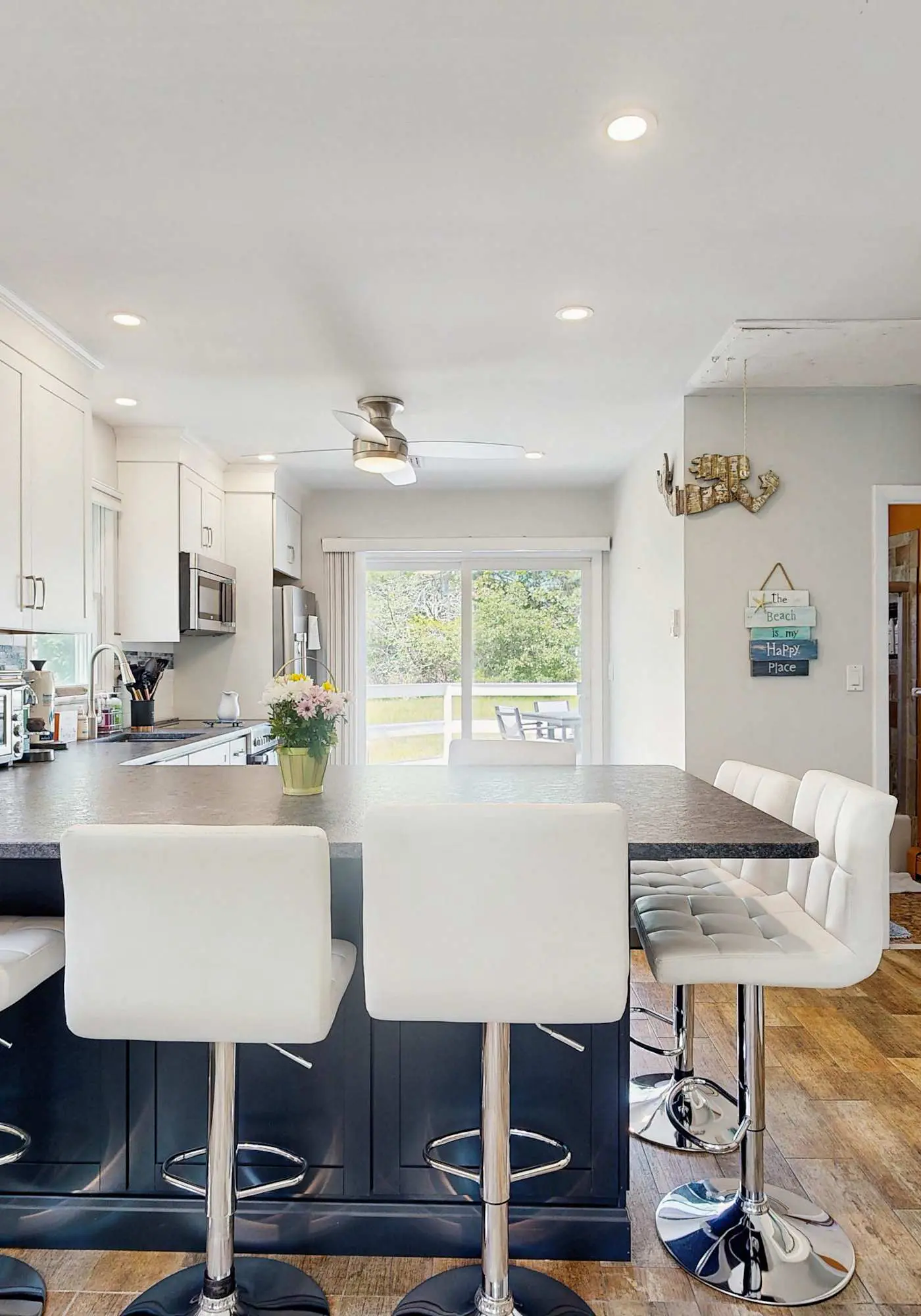 Massasoit Hills House, Close to Beach with AC, Yard & Deck