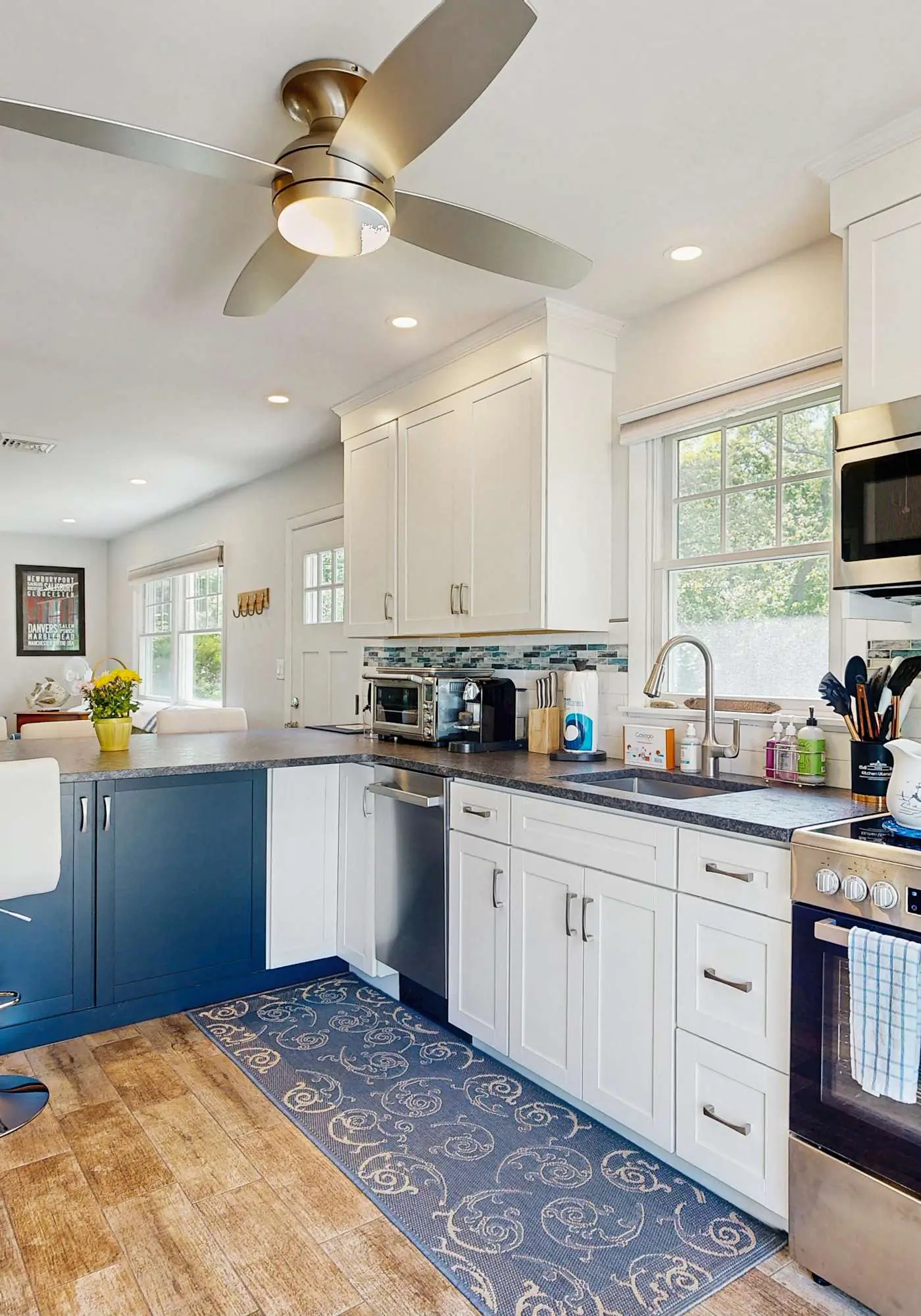 Massasoit Hills House, Close to Beach with AC, Yard & Deck
