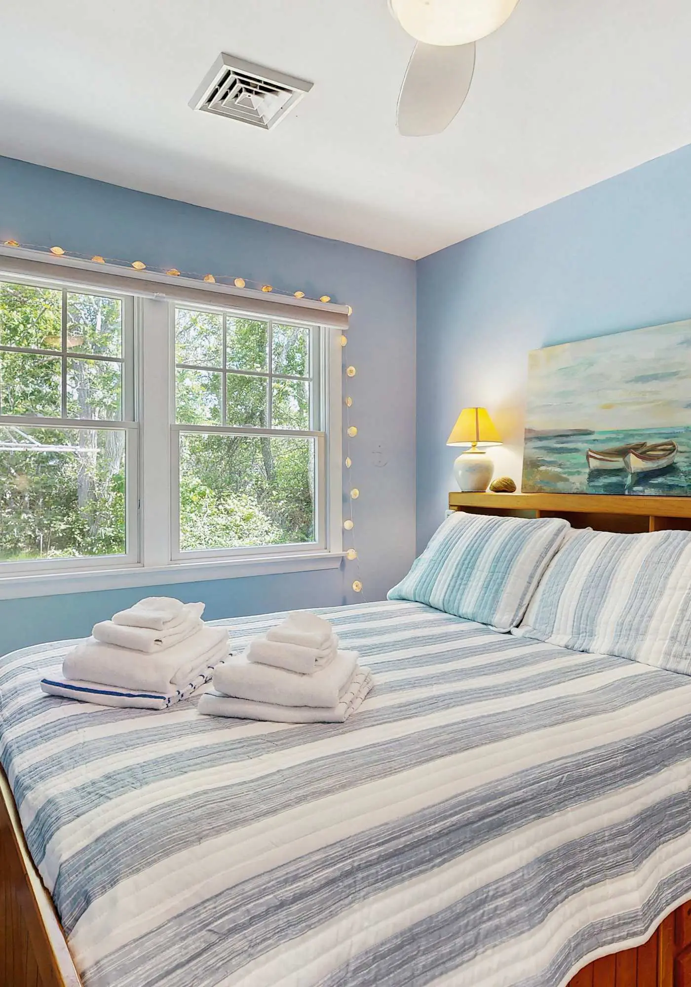 Massasoit Hills House, Close to Beach with AC, Yard & Deck